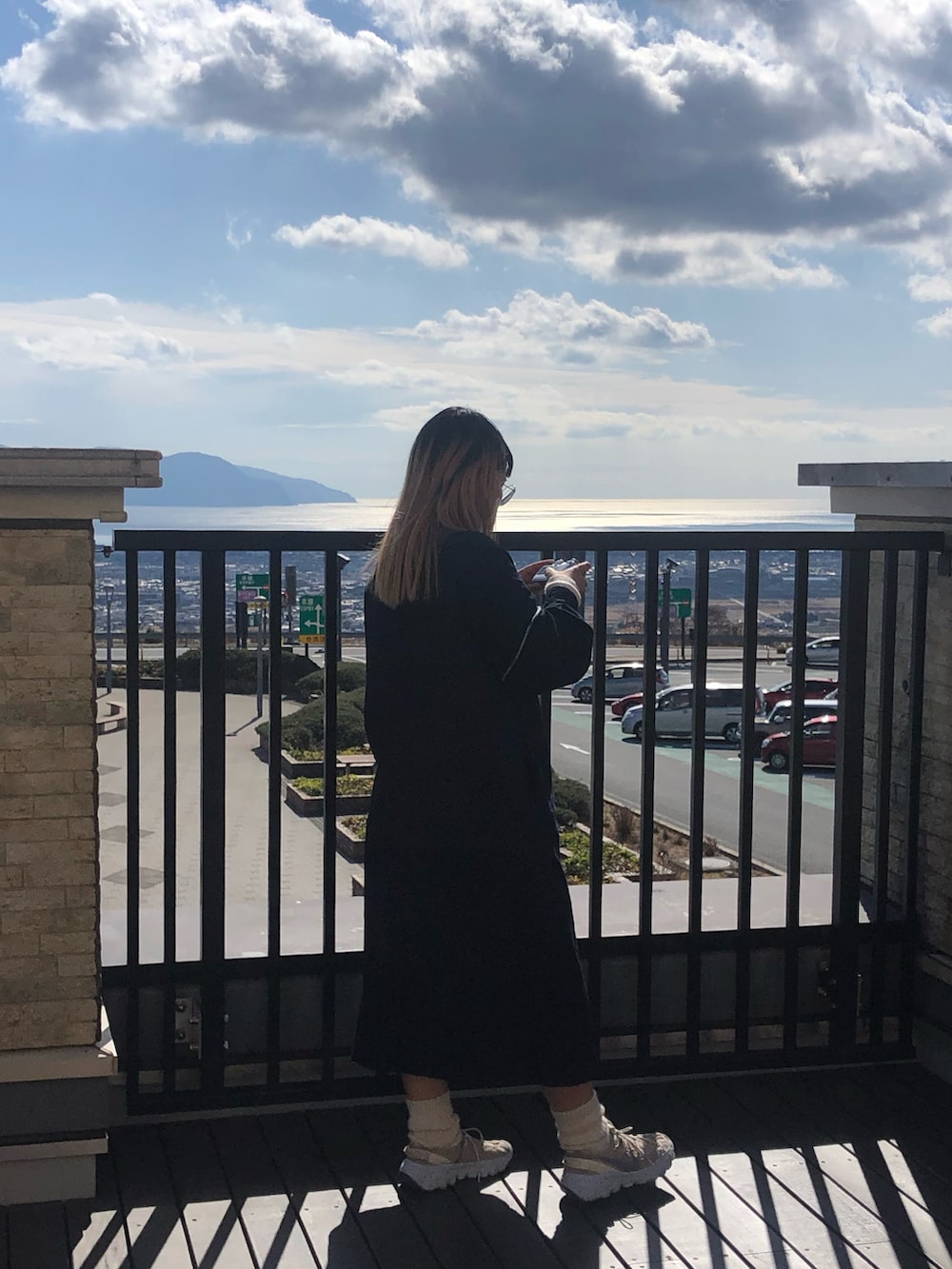 「HOLLYWOOD RANCH MARKETのアイテム（ドレス、ブルー系）」を使った、HINATACOTOCOさん（レディース・155cm）の冬コーディネートの2枚目の写真