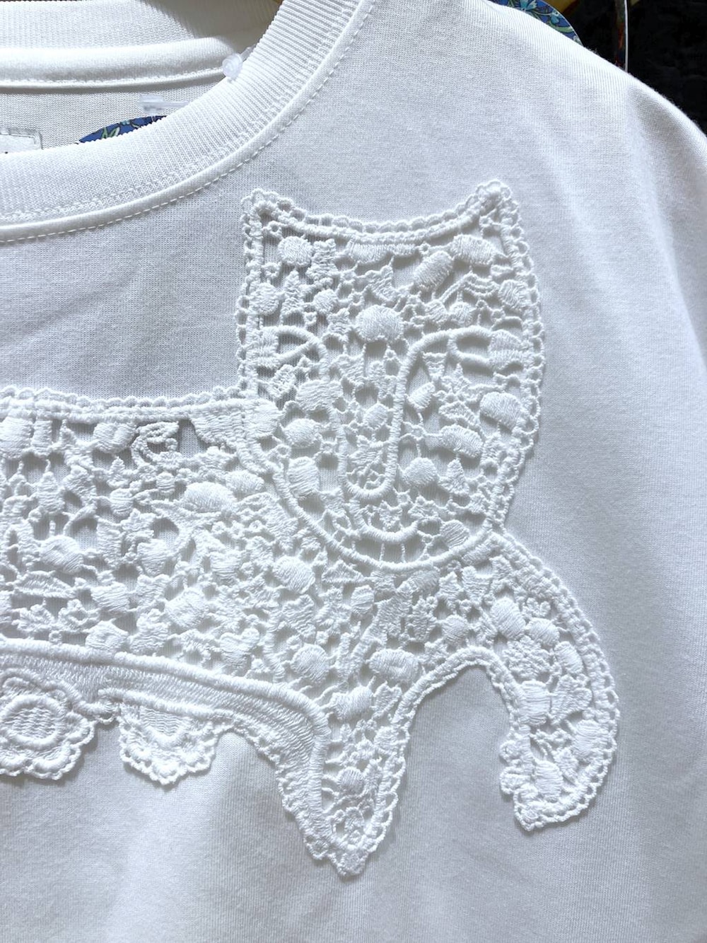 その他のサンダル、その他のその他パンツ、ブルー系のシャツ/ブラウスを着用したレディースの夏コーディネートの7枚目の写真