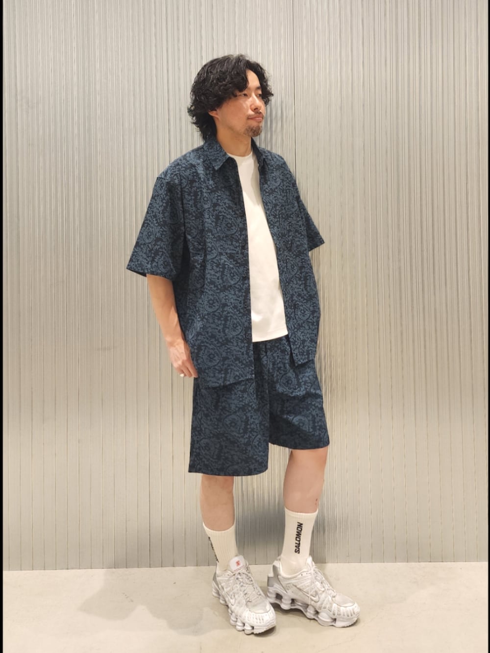 その他のその他パンツ、その他のシャツ/ブラウスを着用したメンズの夏コーディネートの3枚目の写真