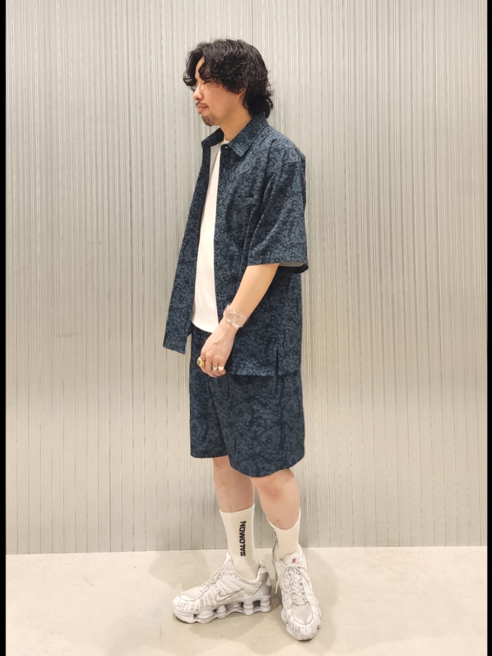 その他のその他パンツ、その他のシャツ/ブラウスを着用したメンズの夏コーディネートの2枚目の写真