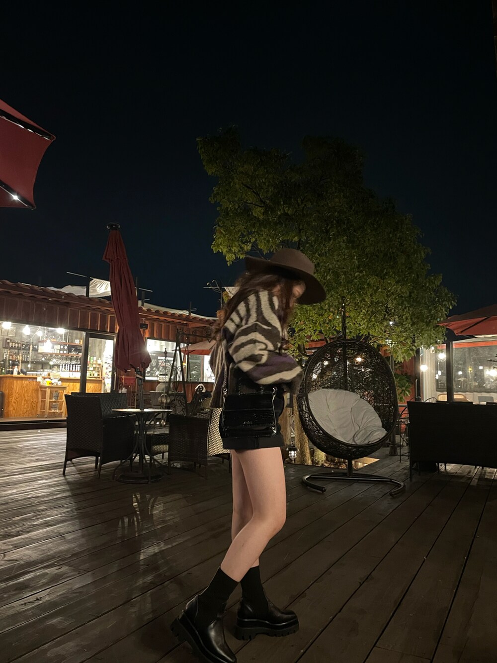「wearhalloween2021、低身長コーデ、EVRIS、おしゃれさんと繋がりたい、ギャルと繋がりたい」｜「EVRISのゼブラショートジャガードニット（ニット/セーター、ブラウン系）」を使った、miyuさん（レディース・150cm）の秋コーディネートの2枚目の写真