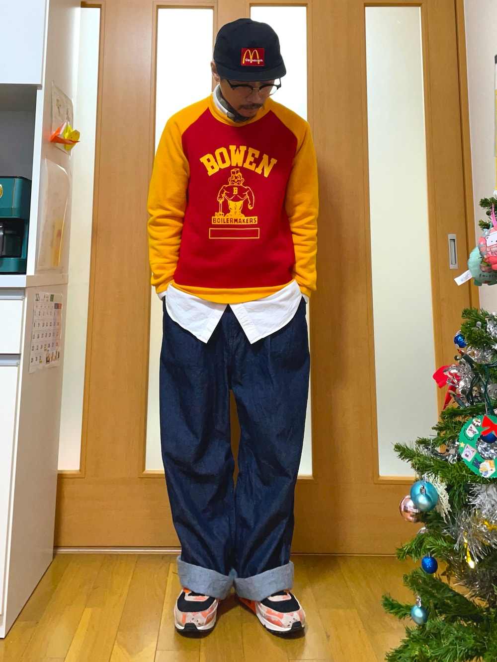 その他のトップス、ホワイト系のシャツ/ブラウス、グリーン系のジャケット/アウターを着用したメンズの冬コーディネートの2枚目の写真