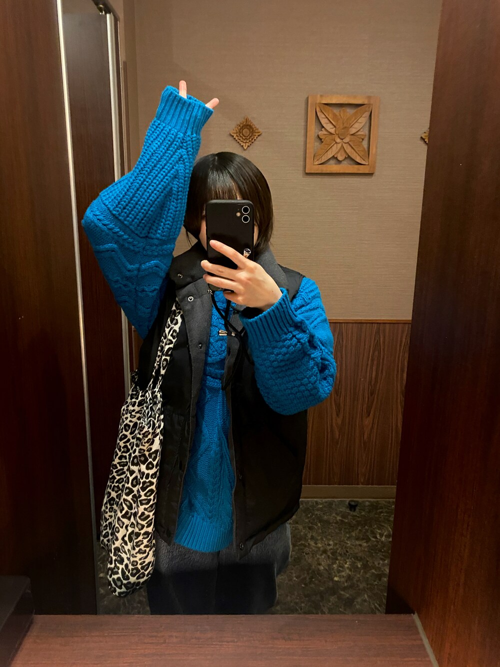 「VINTAGEのアイテム（バッグ、ブラック系）」を使った、Mochi さん（レディース・147cm）の秋コーディネートの2枚目の写真