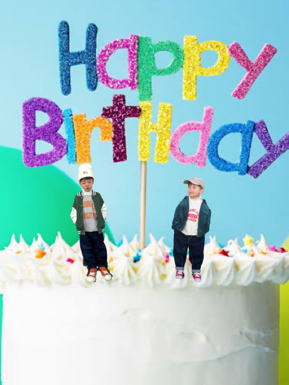 グリーン系のその他アウター、ホワイト系のスウェット、ホワイト系のニット/セーターを着用したキッズの冬コーディネートの4枚目の写真