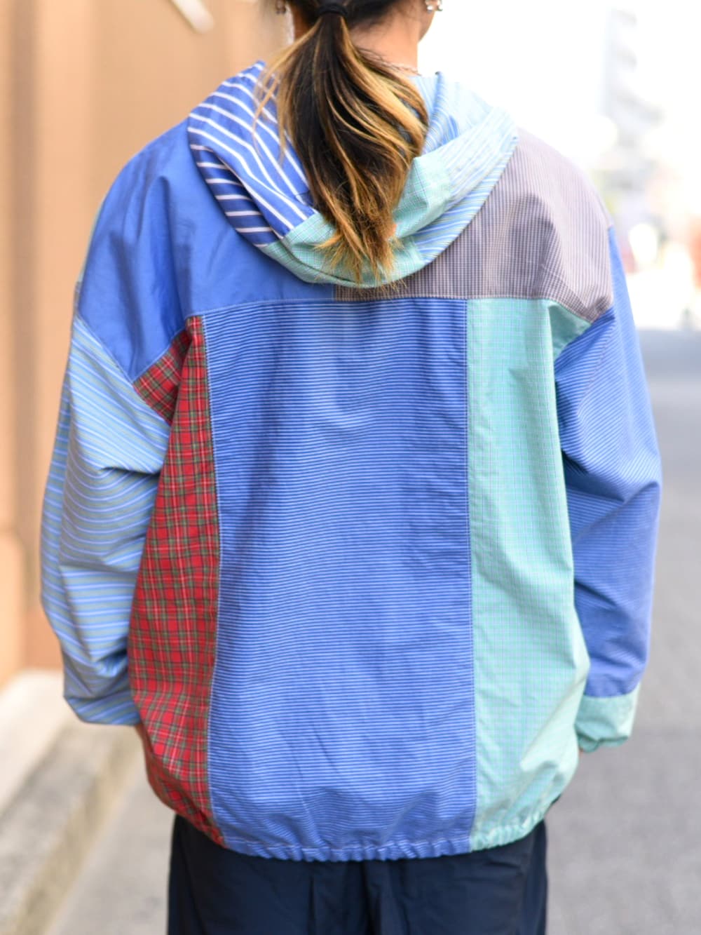 「GO!DON、伊丹、低身長、キャップ、パッチワーク、アノラックパーカー、休日スタイル、コルテッツ、USNAVY、ストリート、夏コーデ、ワントーンコーデ、ハーフパンツ、ストライプシャツ、ニューエラ」｜「NasngwamのHORSE ANORAK ¥24000+tax 着用-L（トップス、その他）」を使った、417さん（メンズ・168cm）の夏コーディネートの3枚目の写真