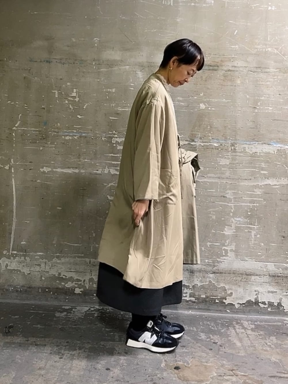 「私の推しブランド、pualcecin、おしゃれさんと繋がりたい、いいね、save、フォローお願いします🤑、春アウター、3way、ワンピース、レースブラウス、ショートヘア、きれいめカジュアル、大人コーデ、高身長女子、休日スタイル」｜「PUAL CE CINの【Du noir】ライナーワンピース付き／マルチウェイコート（ノーカラーコート、ベージュ系）」を使った、はせきよさん（骨格ナチュラル・レディース・160cm）の冬コーディネートの5枚目の写真