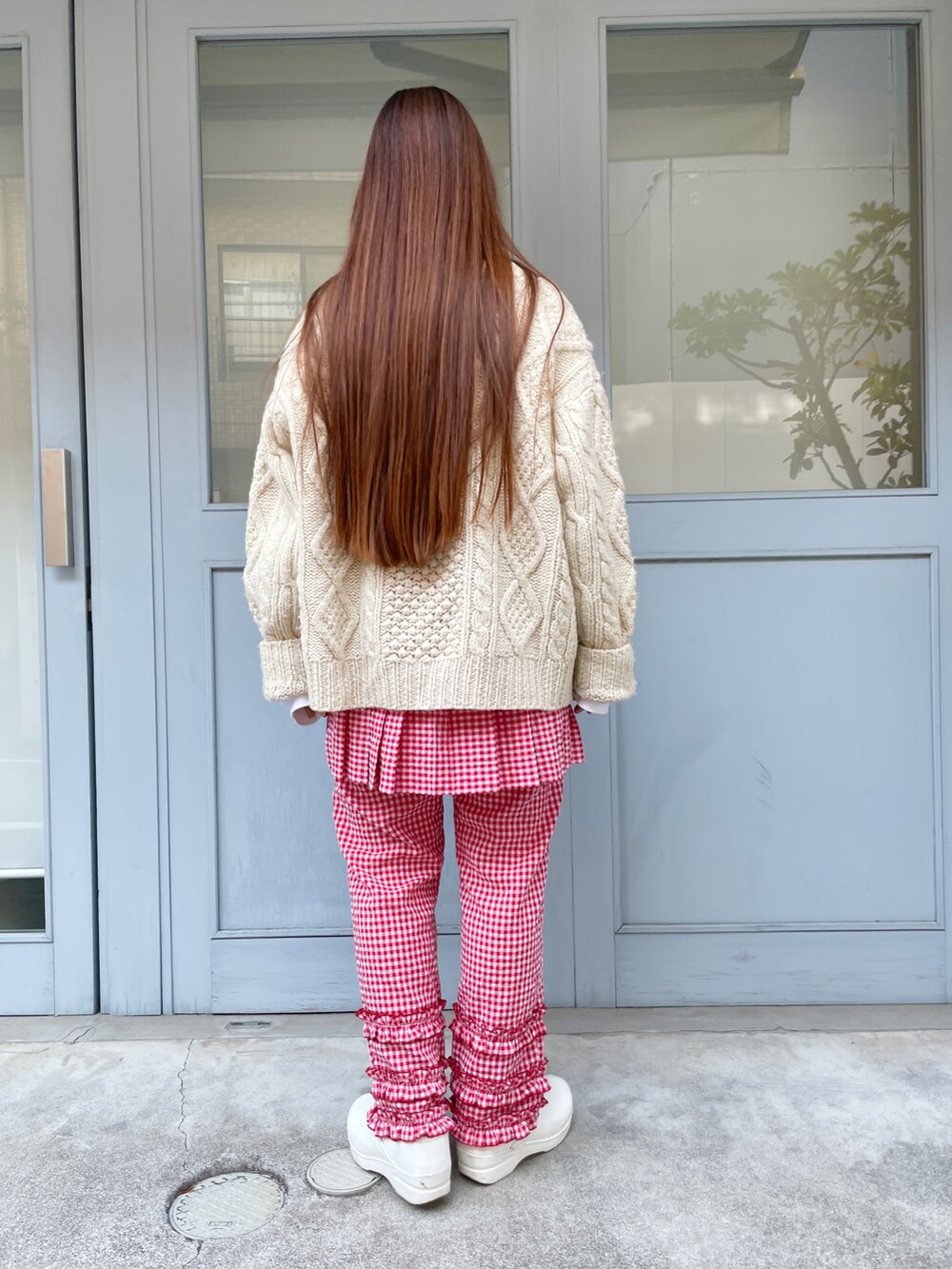 その他のその他パンツを着用したレディースの冬コーディネートの2枚目の写真