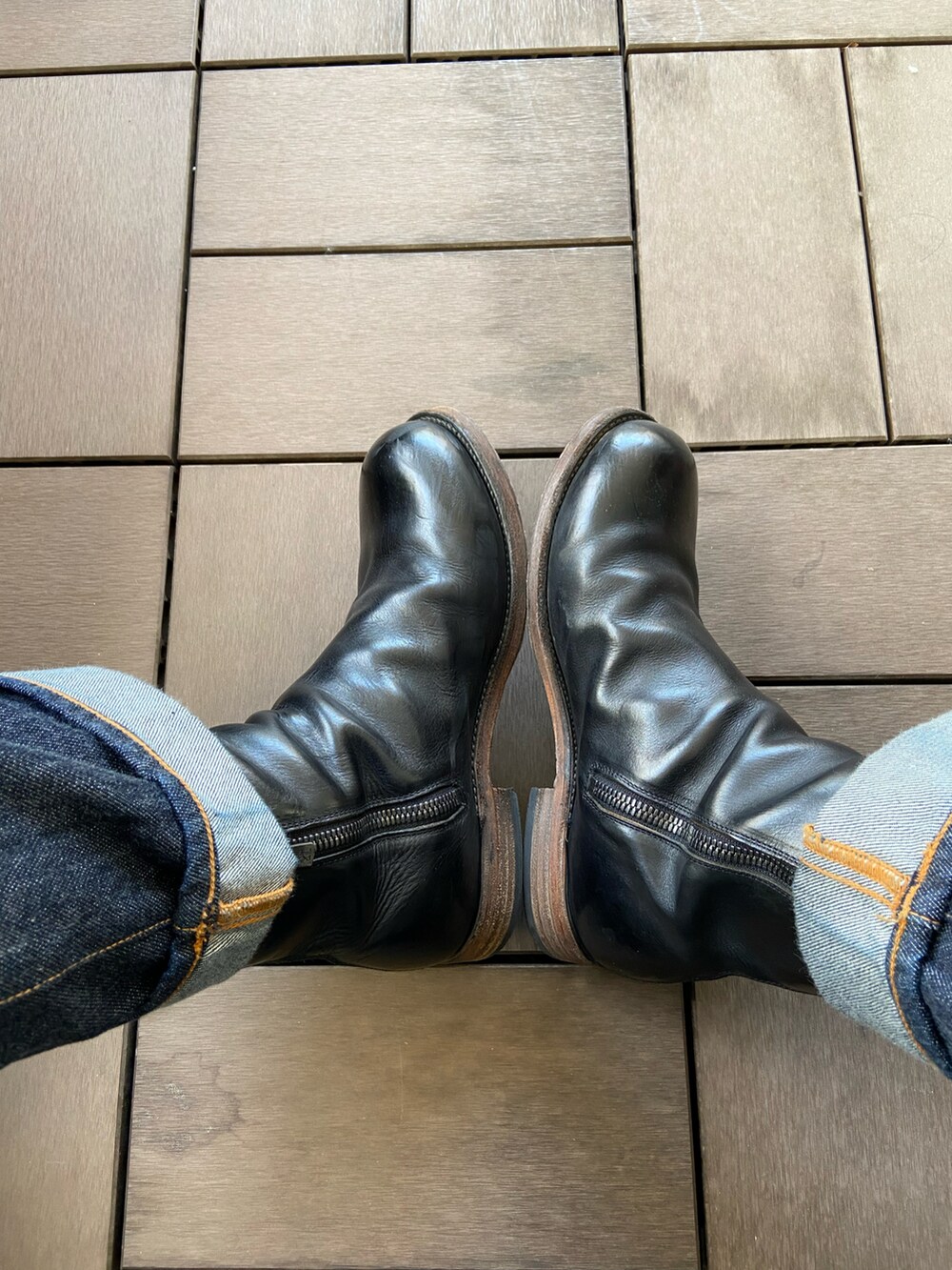 ホワイト系のその他を着用したメンズの冬コーディネートの2枚目の写真