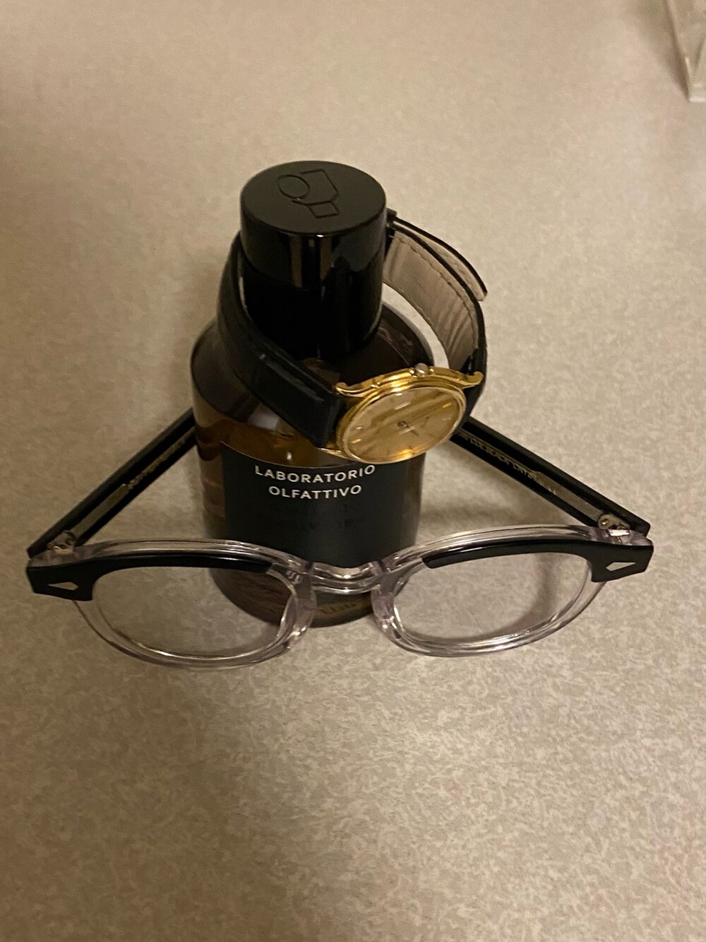 ホワイト系のその他を着用したメンズの冬コーディネートの2枚目の写真