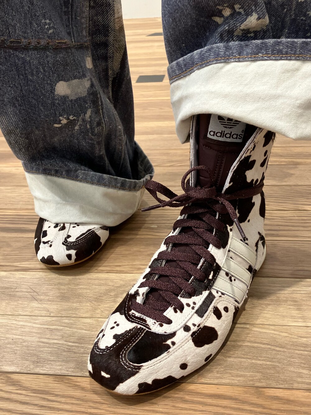 「ジャケット、アウター、マウンテンパーカー、adidas、アディダス、adidas originals、アディダスオリジナルス、シェルジャケット、フーディー、レインシェル」｜「adidasのプレミア レインシェル / アディダスオリジナルス adidas Originals（マウンテンパーカー、ブラック系）」を使った、HZさん（メンズ・165cm）の冬コーディネートの2枚目の写真