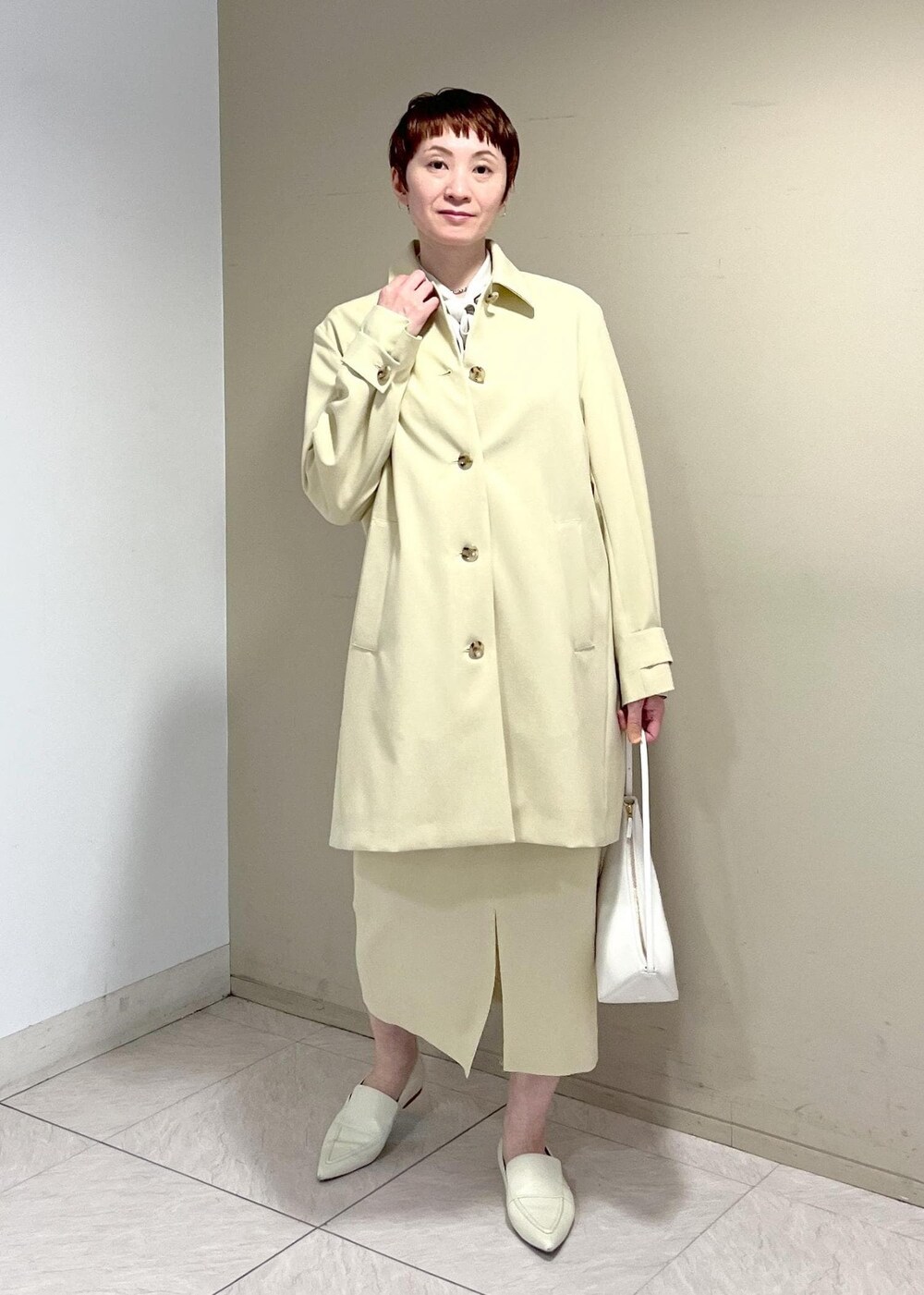「イエロー、クリーム、ミニ、ベージュ、長袖、ロング、ジャケット、オーバーサイズ、セットアップ、アイボリー、ブラウス、ROPÉ、24SS春の新作、イエベ、骨格ナチュラル」｜「ROPE'のAlexandra Loafer （アレクサンドラ ローファー）（パンプス、ホワイト系）」を使った、MASさん（レディース・164cm）の冬コーディネートの5枚目の写真