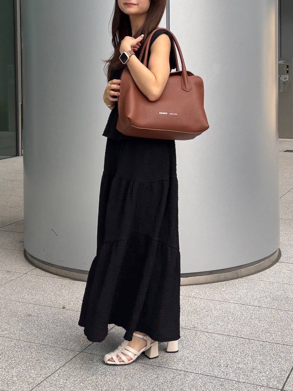 「IACUCCIのラーナ M ALCE（トートバッグ、ブラウン系）」を使った、rinaさん（骨格ウェーブ・レディース・150cm）の夏コーディネートの2枚目の写真