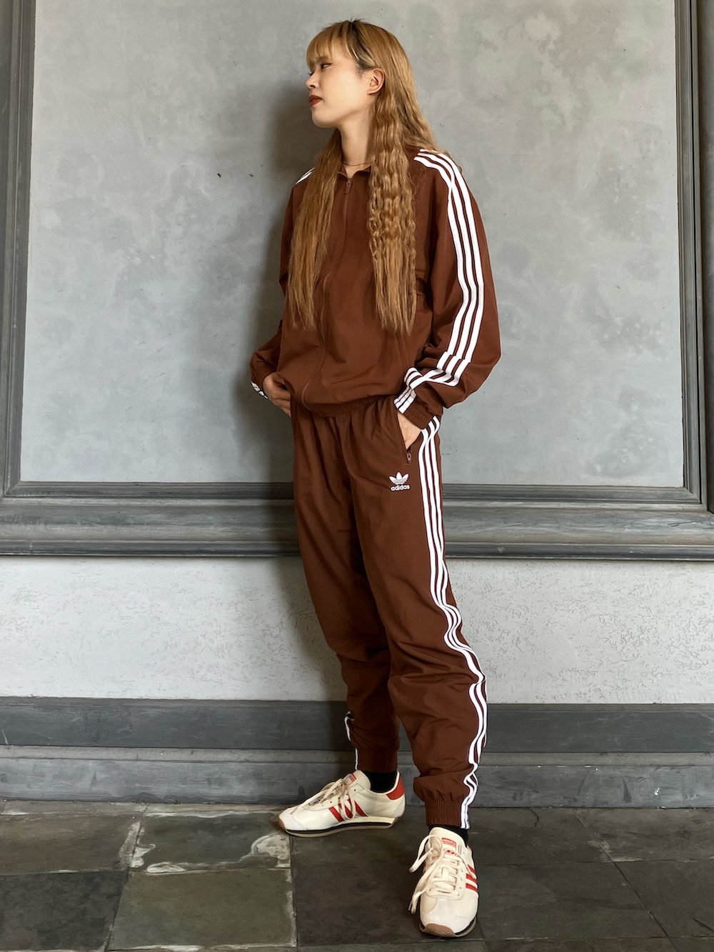 ye(アディダス オリジナルスショップ 博多 キャナルシティオーパ