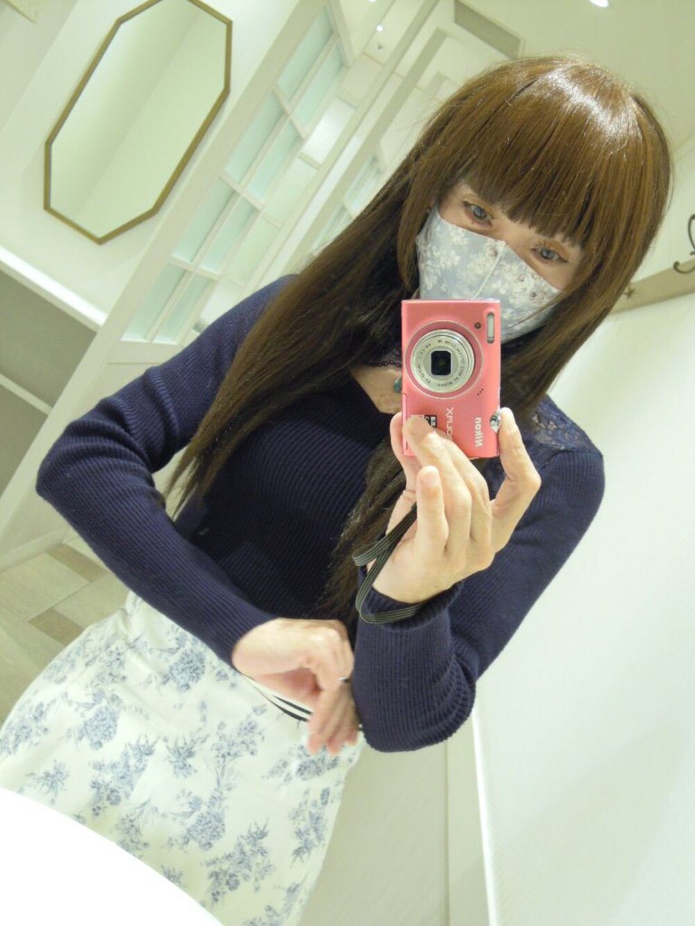 「RESEXXYのアイテム（ニット/セーター、ブラック系）」を使った、Ai (アイ)さん（レディース・163cm）の春コーディネートの2枚目の写真