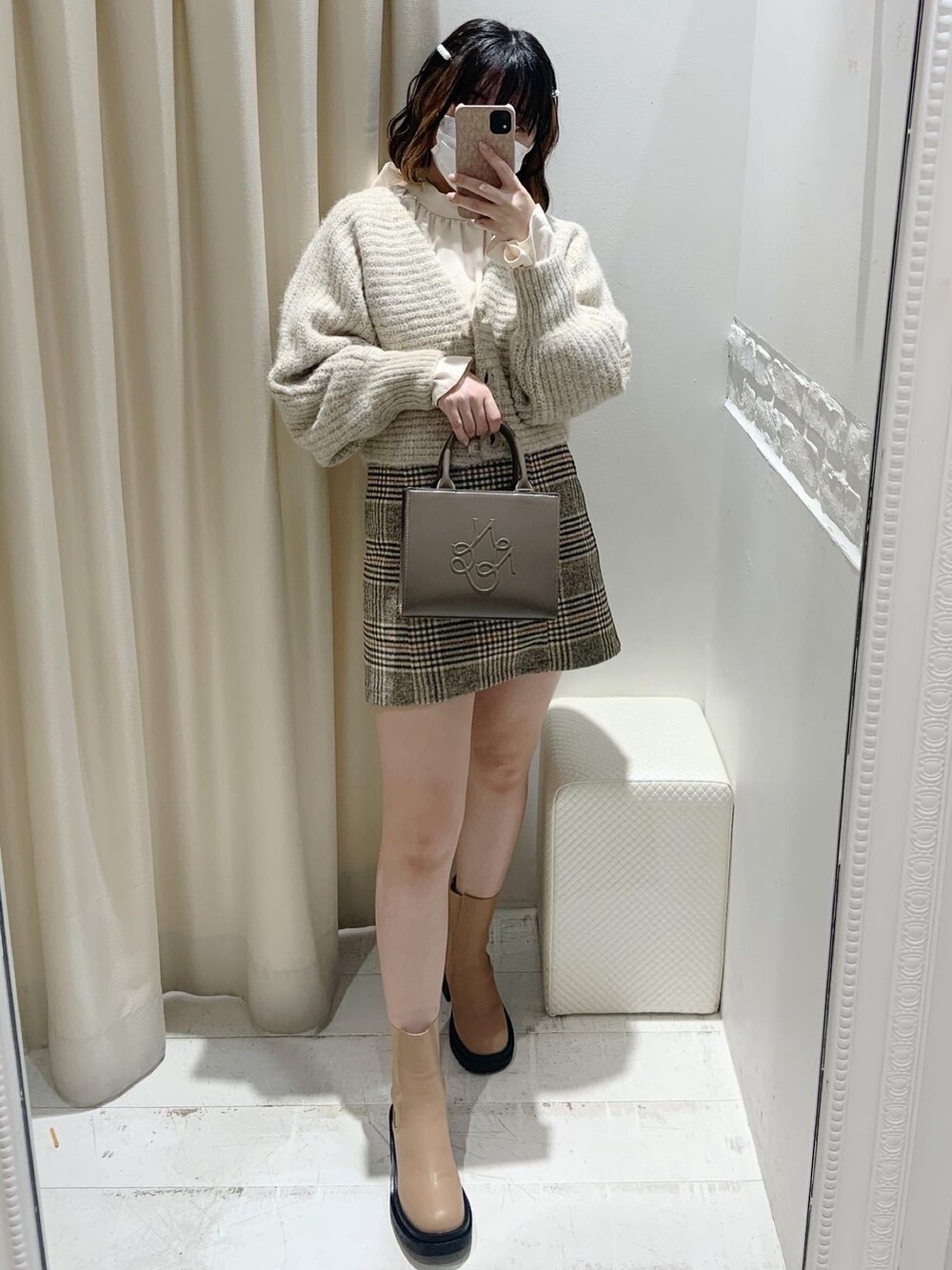 「淡色コーデ、淡色女子、カーディガン、ニットカーディガン、ニットコーデ、ニット女子、厚底シューズ、お洒落さんとつながりたい、秋」｜「one after another NICE CLAUPの1枚で華やかな存在感。バックリボンブラウス（シャツ/ブラウス、ホワイト系）」を使った、ｏｔａｂｅさん（レディース・160cm）の秋コーディネートの2枚目の写真