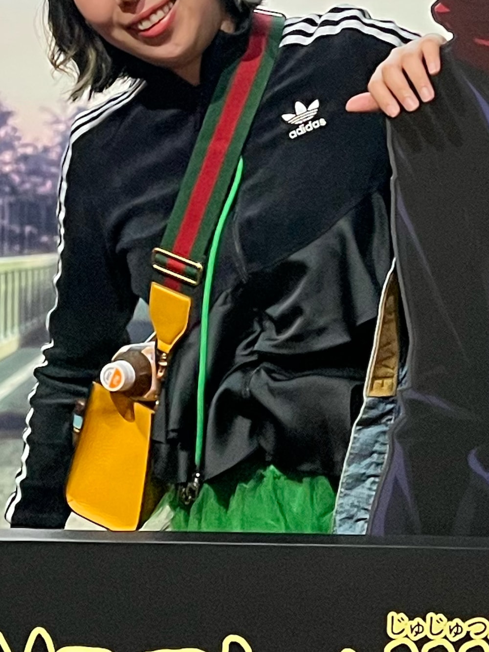 「ジャージ、adidas originals、トラックジャケット、チュールスカート、ティアードスカート、GUCCI、DIANA、呪術廻戦、松屋銀座」｜「me+em selectの【 12色展開 】チュールフリルボリュームスカート《 NEWカラー３色追加！ 》（スカート、グリーン系）」を使った、小池さん（レディース・159cm）の春コーディネートの2枚目の写真
