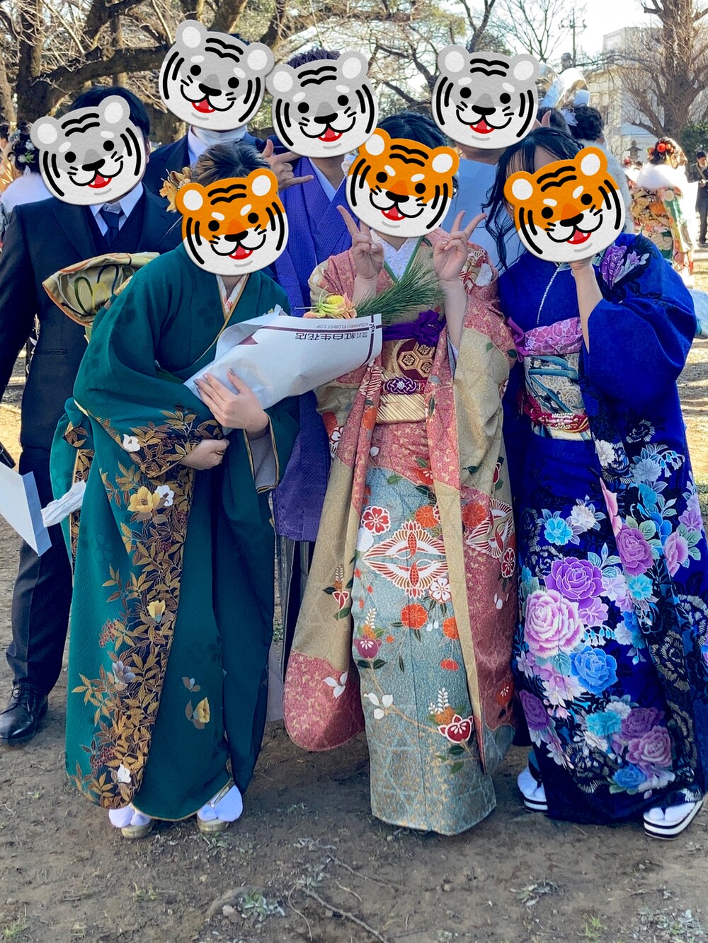 グリーン系のその他を着用したレディースの冬コーディネートの2枚目の写真