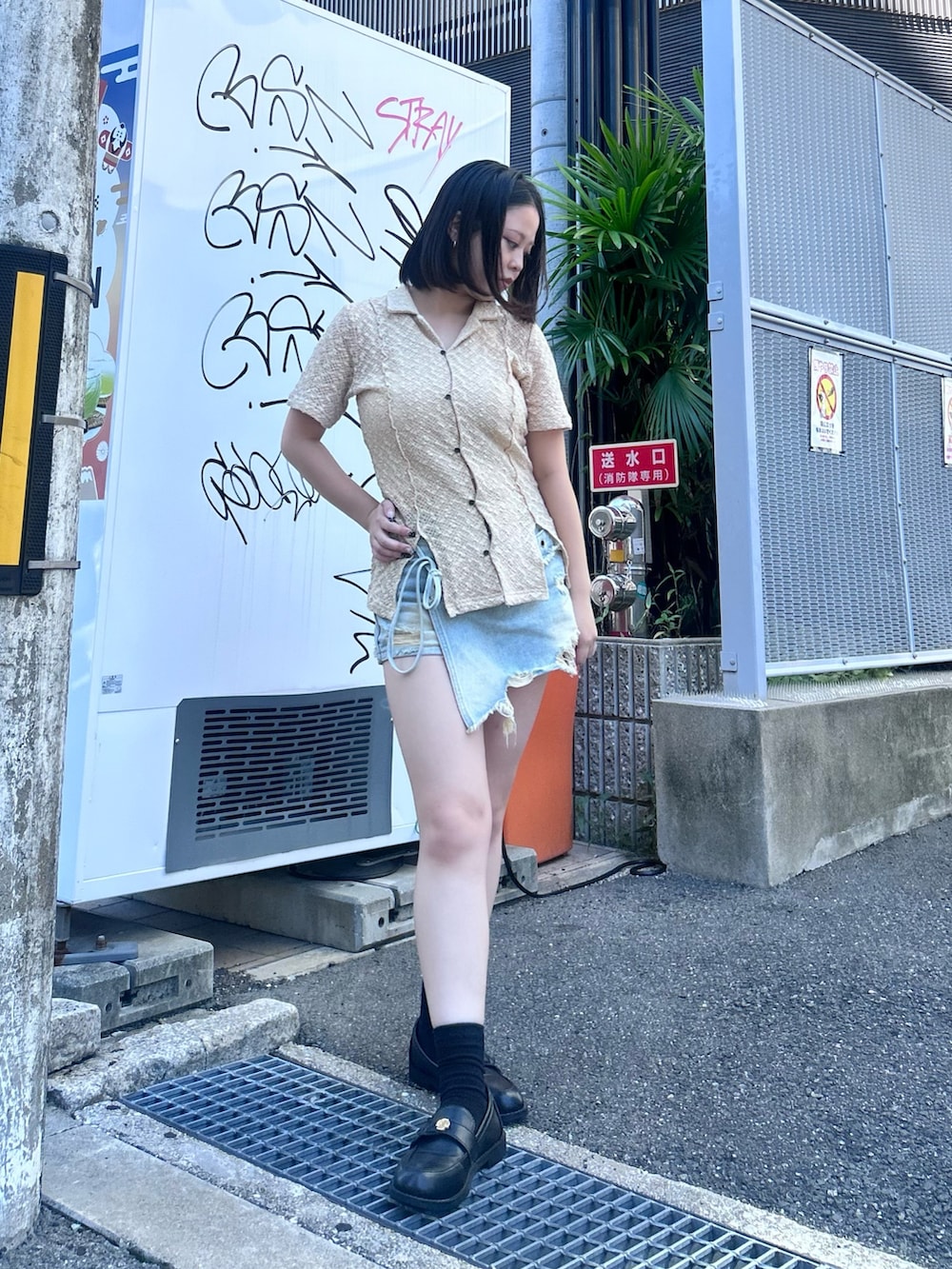 「夏ルックで気分アップ、お出かけコーデ、休日スタイル、今日のコーデ、レース、オトナ女子、カジュアルスタイル」｜「CLEIOの【CLEIO】レースカットソー開襟シャツ（Tシャツ/カットソー、イエロー系）」を使った、れなぴさん（骨格ストレート・レディース・150cm）の夏コーディネートの2枚目の写真