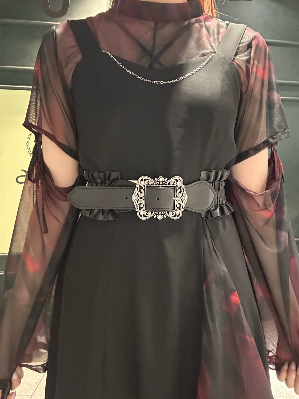 「axes femme POETIQUE、モード、マーブル、レイヤードスタイル、ブラック、ブラックコーデ、シアー、シアートップス」|「axes femme POETIQUEのマーブルシアートップス(Tシャツ/カットソー、レッド系)」を使った、まみ 🎀さん(骨格ナチュラル・レディース・167cm)の夏コーディネートの7枚目の写真