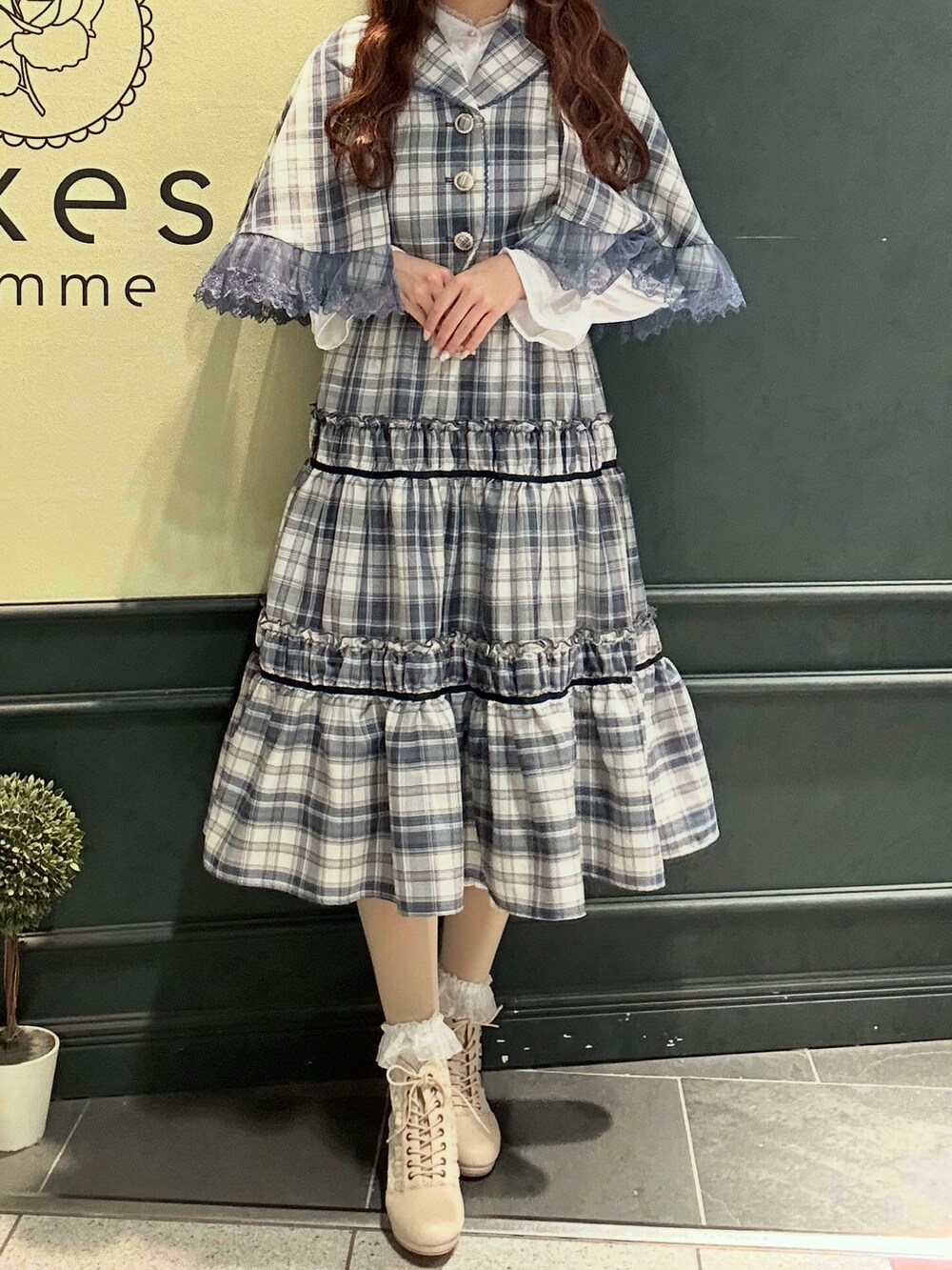 「チェック、春めき満開コーデ、axes femme、axes femme POETIQUE」|「axes femme POETIQUEのシャーリングデザインワンピース(ワンピース、グレー系)」を使った、まみ 🎀さん(骨格ナチュラル・レディース・167cm)の春コーディネートの4枚目の写真