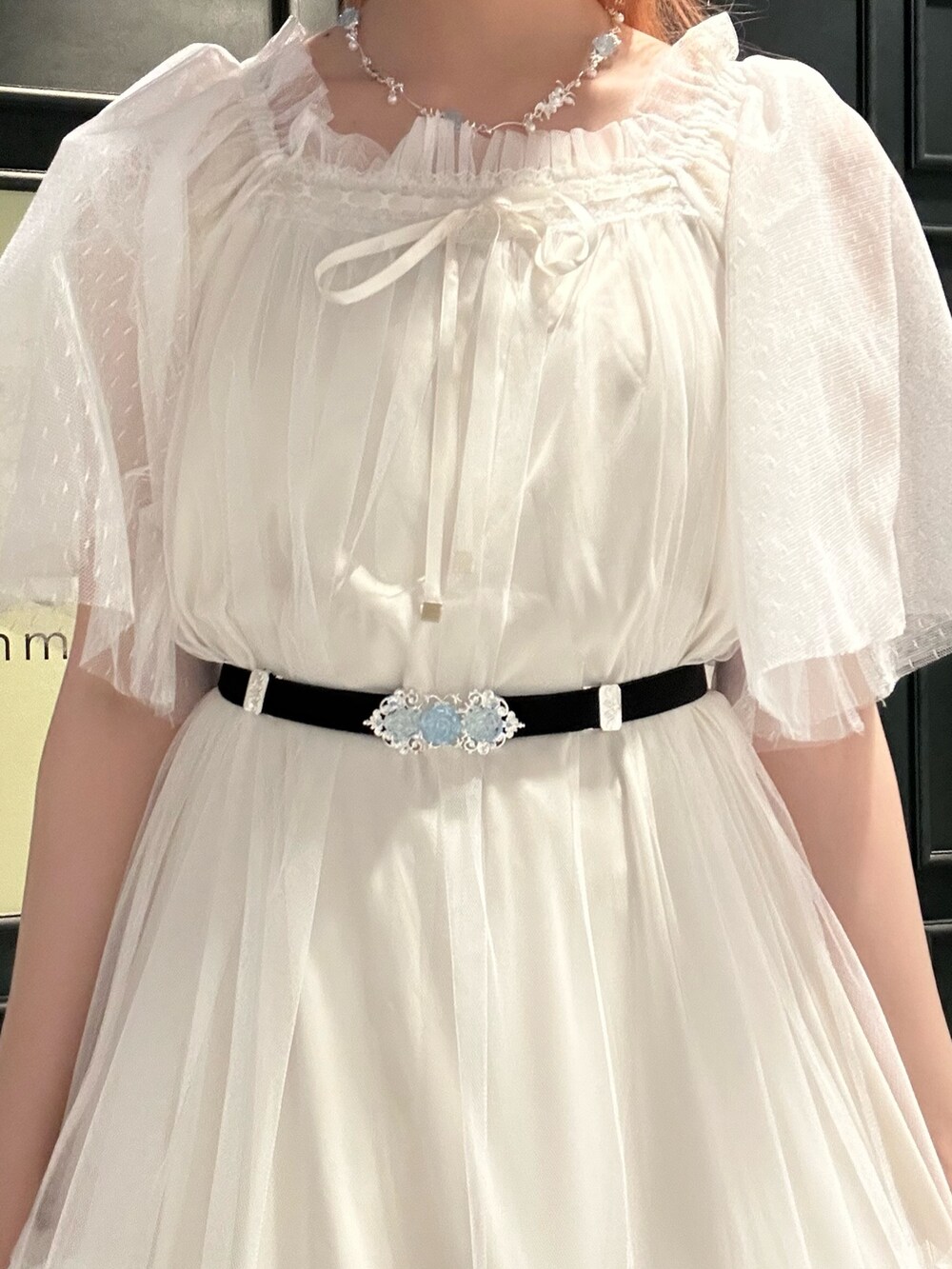 「axes femme、おでかけコーデ、大人ガーリー、ゆるシルエット、ホワイト、ホワイトコーデ」|「axes femmeのグラデーションアート柄長傘(長傘、ブルー系)」を使った、まみ 🎀さん(骨格ナチュラル・レディース・167cm)の春コーディネートの8枚目の写真
