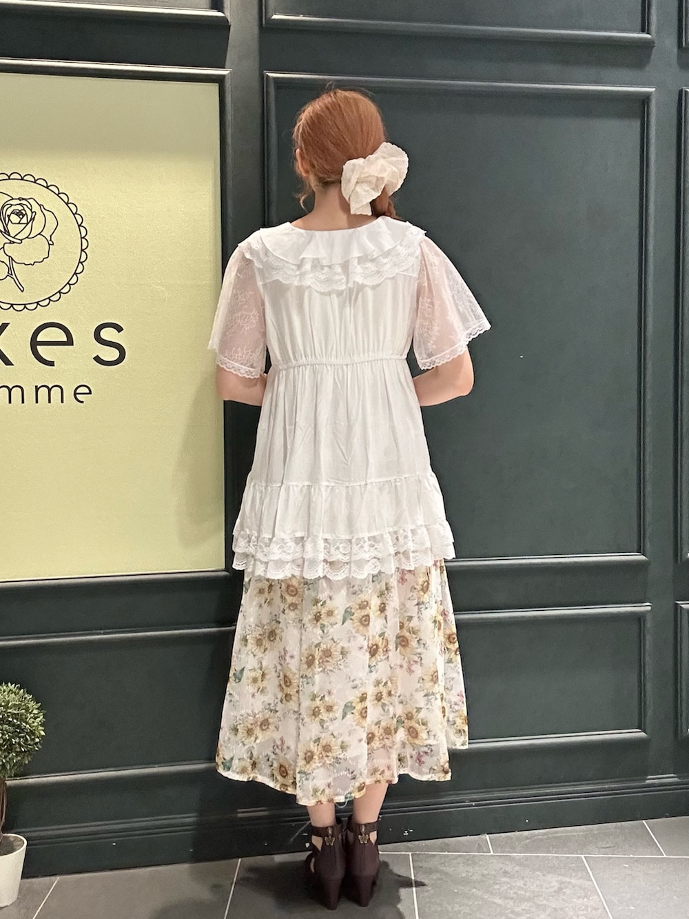 「サンダル、ひまわり、ひまわり畑、花柄、花柄スカート、夏、夏コーデ、シアー」|「axes femmeのひまわり柄ロングスカート(スカート、ホワイト系)」を使った、まみ 🎀さん(骨格ナチュラル・レディース・167cm)の夏コーディネートの3枚目の写真