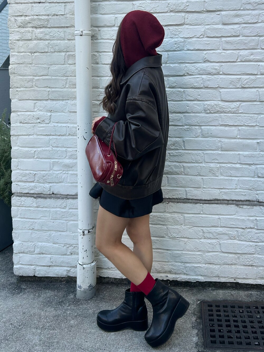 「ブラウン、レザー、アウター、Ray Cassin、大人可愛い、あったかコーデ、アウターコーデ、ブラック、秋冬」｜「RAY CASSINの【ボア取り外し可能】レザーボア付ブルゾン（ブルゾン、ブラウン系）」を使った、RAYCASSIN_officialさん（レディース・157cm）の秋コーディネートの3枚目の写真