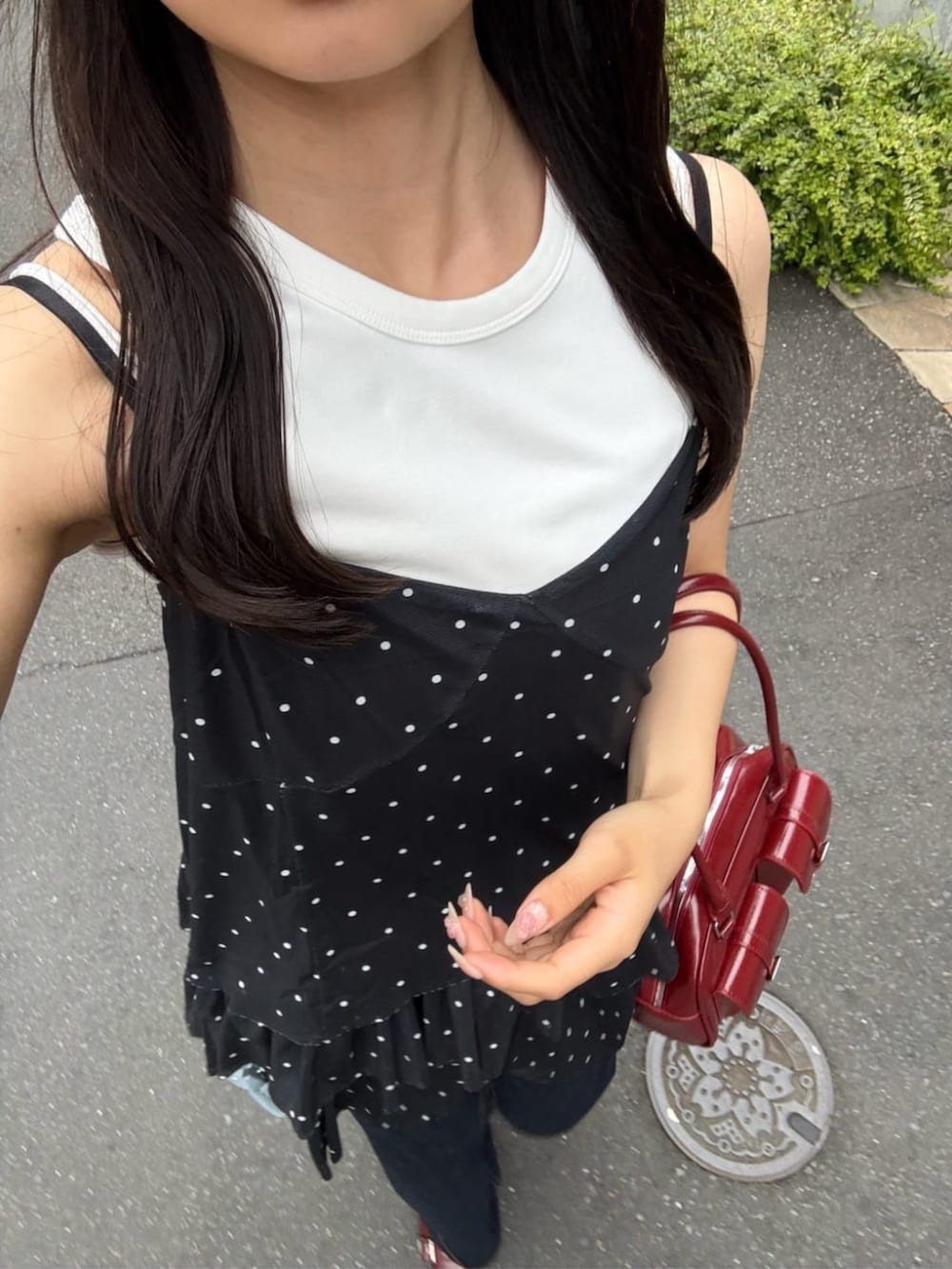 「デニム、ノースリーブ、ワンピース、休日スタイル、お出かけコーデ、夏コーデ、大人かわいい、大人ガーリー、フェミニンコーデ、骨格ストレート、骨スト、キャミワンピ、ドット、フレアデニム」｜「RAY CASSINの【ウエスト調節可/2サイズ展開】フレアデニムパンツ（デニムパンツ、ブルー系）」を使った、RAYCASSIN_officialさん（骨格ストレート・レディース・158cm）の夏コーディネートの3枚目の写真