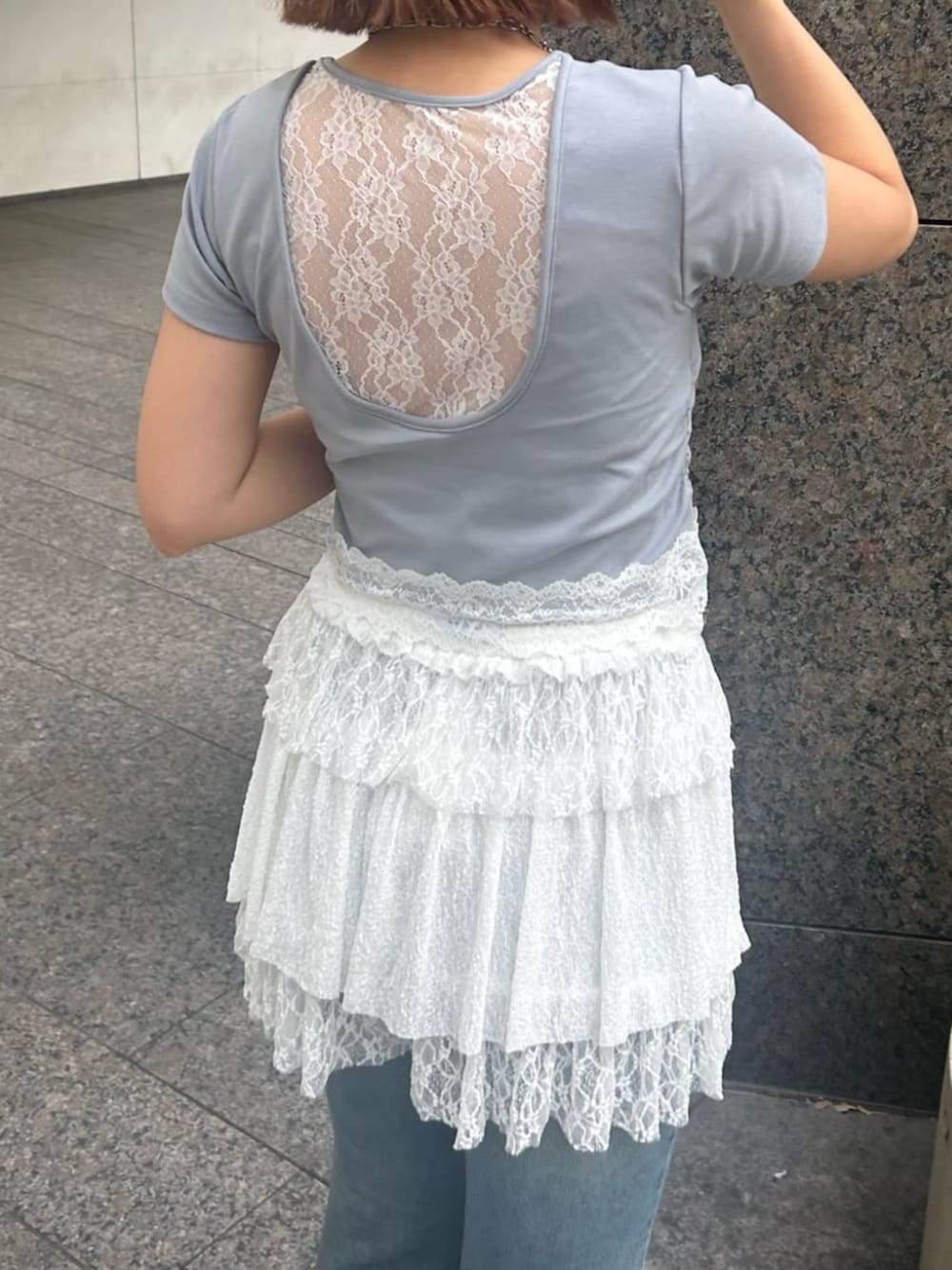 「レース、バックレースアップ、デザイントップス、ブルー、デニム、フレアデニム、高身長女子、骨格ウェーブ」|「RAY CASSINのレースティアードミニスカパン(スカート、ホワイト系)」を使った、RAYCASSIN_officialさん(レディース・171cm)の春コーディネートの2枚目の写真