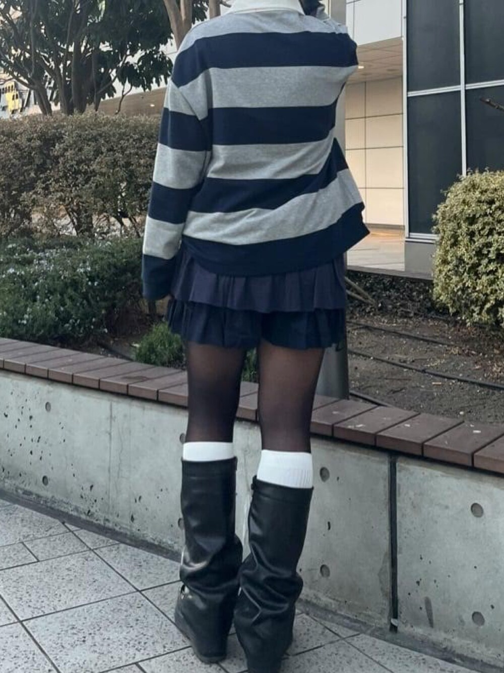 「RAY CASSINの【2025SS】ラグビーシャツ　/　ポロシャツ（Tシャツ/カットソー、ブルー系）」を使った、RAYCASSIN_officialさん（レディース・158cm）の冬コーディネートの2枚目の写真