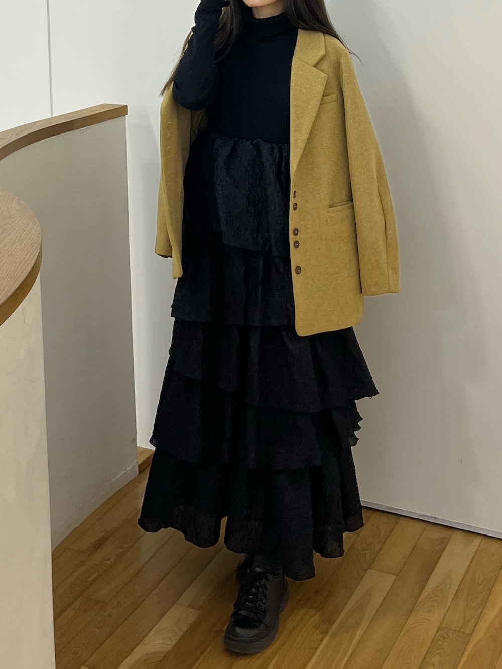「今日のコーデ、レディースファッション、キレイめコーデ、美術館コーデ、ジャケット、淡色コーデ、淡色女子、骨格ウェーブ、ブルべ夏、ヘアアレンジ、オケージョン、通勤コーデ、オフィスカジュアル、春服、春先取り」｜「Instagram：【_i2.sh】のアイテム（その他、その他）」を使った、𝘴𝘩𝘪𝘰𝘳𝘪さん（骨格ウェーブ・レディース・163cm）の冬コーディネートの2枚目の写真