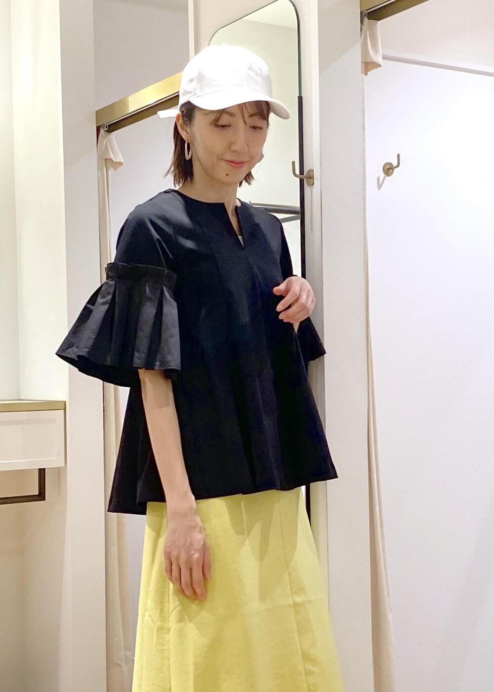 「ビス、24SS春の新作、大人カジュアル、美easy、美easyシリーズ、美イージー、カットソー、スニーカーサンダル、厚底サンダル、ボディバッグ、ハット、キャップ、スポーツカジュアル、スポーツミックス、VIS」｜「VISの【LOVE BOAT VIS別注】ウエストポーチ（ボディバッグ/ウエストポーチ、ブラック系）」を使った、eric08さん（レディース・166cm）の春コーディネートの4枚目の写真