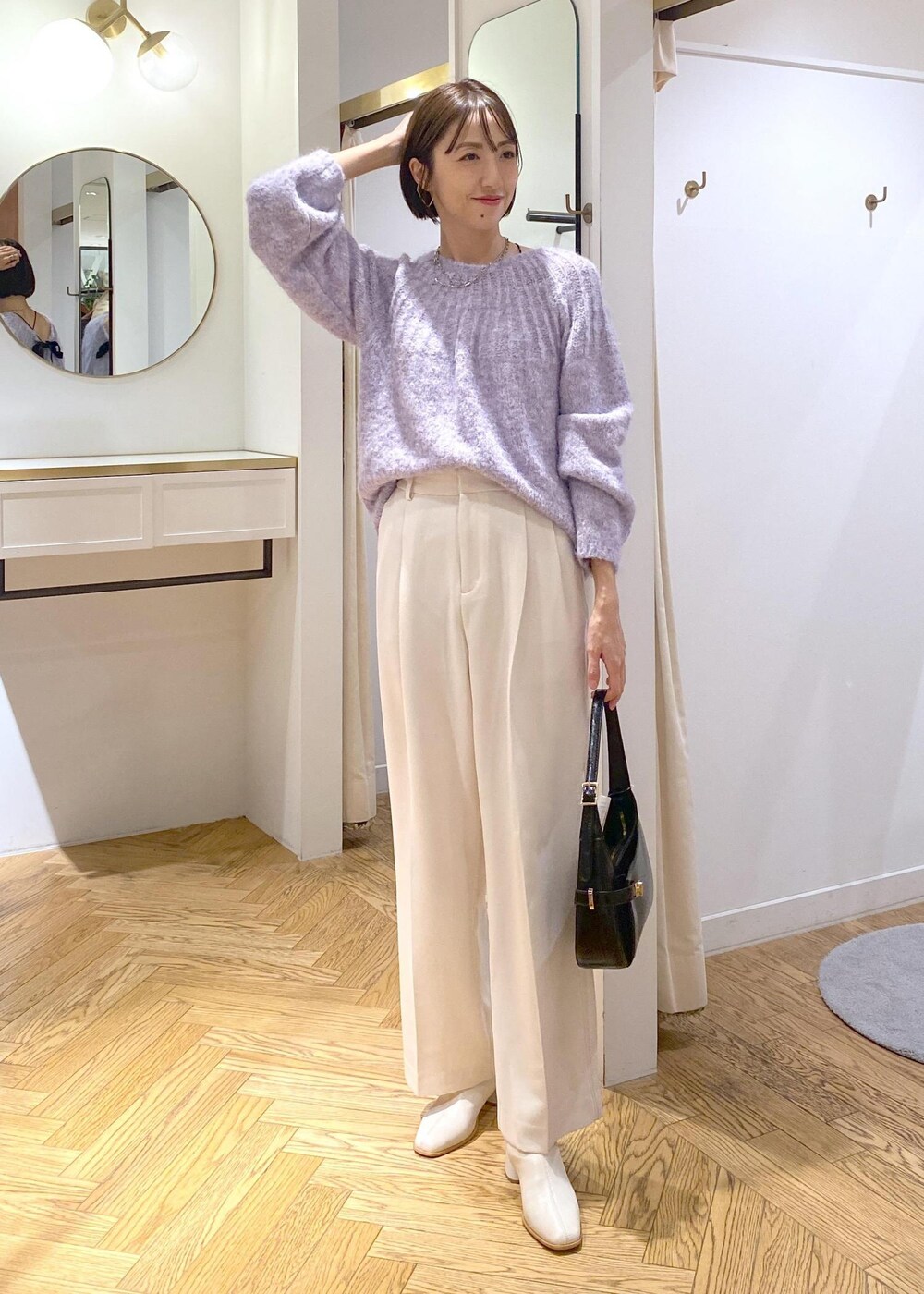 「淡色、淡色コーデ、カラーニット、羽織り、アウター、コート、ワイドパンツ、ショートブーツ、大人シンプル、きれいめカジュアル、きれいめシンプル、ママコーデ、高身長コーディネート、アラフォーママ、お出かけ」｜「Juzeのストレッチヒールショートブーツ（ブーツ、ホワイト系）」を使った、eric08さん（レディース・166cm）の冬コーディネートの8枚目の写真