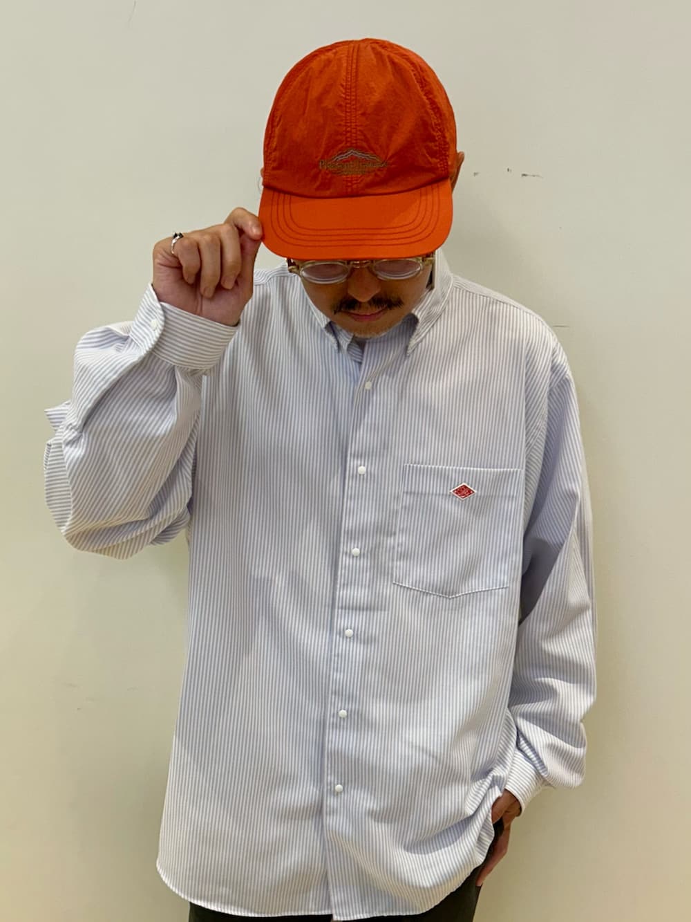 MIZUTAさんの「【DANTON/ダントン】POD DOT BUTTON BD SHIRT LS（DANTON）」を使ったコーディネートの7枚目の写真