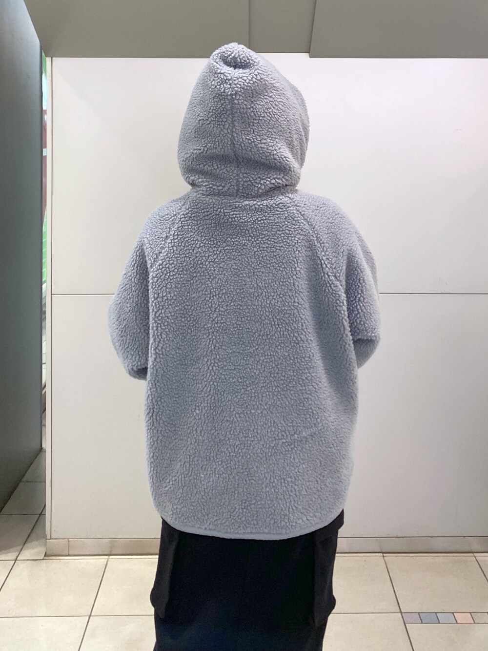 「スウェット、オトナカジュアル、大人かわいい、秋冬コーデ、休日スタイル、お洒落さんとつながりたい、シンプル、スカートスタイル、低身長コーデ、MILKFED.、ootd」｜「MILKFED.のBOA ZIP UP HOODED JACKET（ブルゾン、ブルー系）」を使った、ちさん（レディース・152cm）の冬コーディネートの6枚目の写真