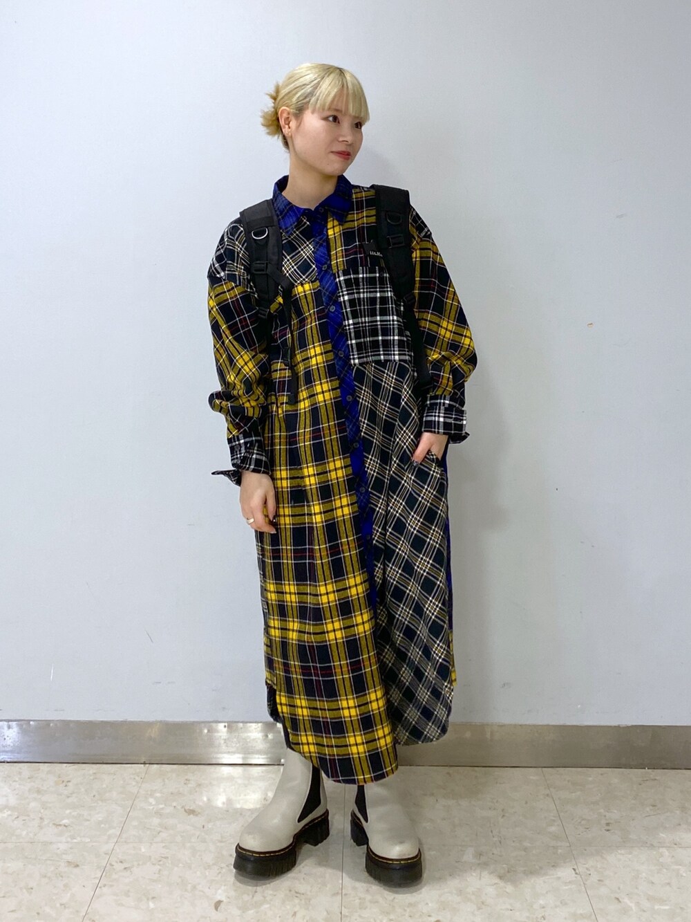 「お出かけコーデ、シンプルコーデ、休日スタイル、今日のコーデ、低身長コーデ、ootd、ゆったりコーデ、ワンピース、チェック、MILKFED.」｜「MILKFED.のPLAID PATCHWORK SHIRT DRESS（シャツワンピース、ブラック系）」を使った、ちさん（レディース・152cm）の冬コーディネートの2枚目の写真