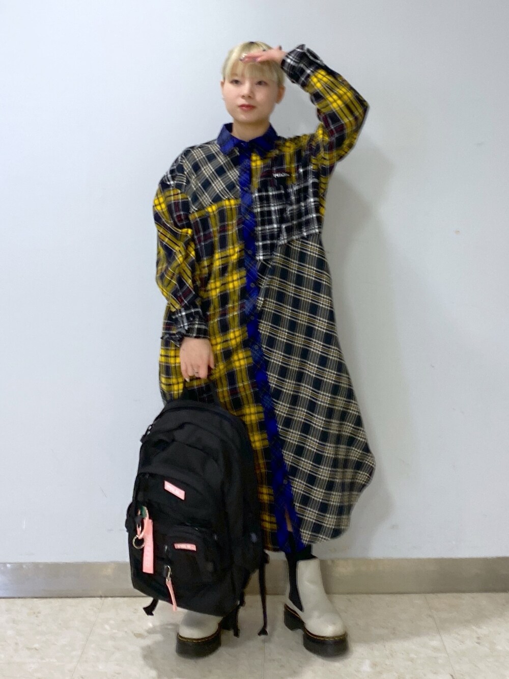 「お出かけコーデ、シンプルコーデ、休日スタイル、今日のコーデ、低身長コーデ、ootd、ゆったりコーデ、ワンピース、チェック、MILKFED.」｜「MILKFED.のPLAID PATCHWORK SHIRT DRESS（シャツワンピース、ブラック系）」を使った、ちさん（レディース・152cm）の冬コーディネートの5枚目の写真