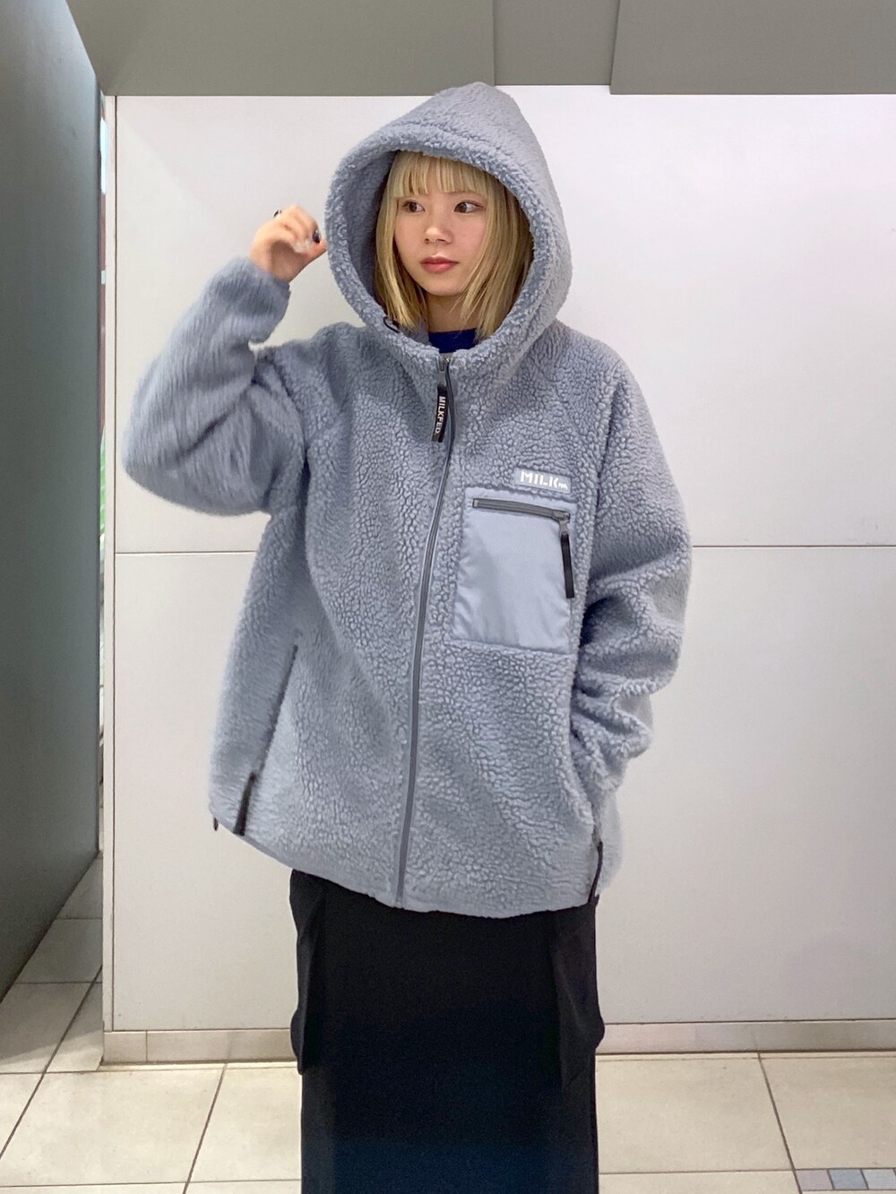 「スウェット、オトナカジュアル、大人かわいい、秋冬コーデ、休日スタイル、お洒落さんとつながりたい、シンプル、スカートスタイル、低身長コーデ、MILKFED.、ootd」｜「MILKFED.のBOA ZIP UP HOODED JACKET（ブルゾン、ブルー系）」を使った、ちさん（レディース・152cm）の冬コーディネートの5枚目の写真
