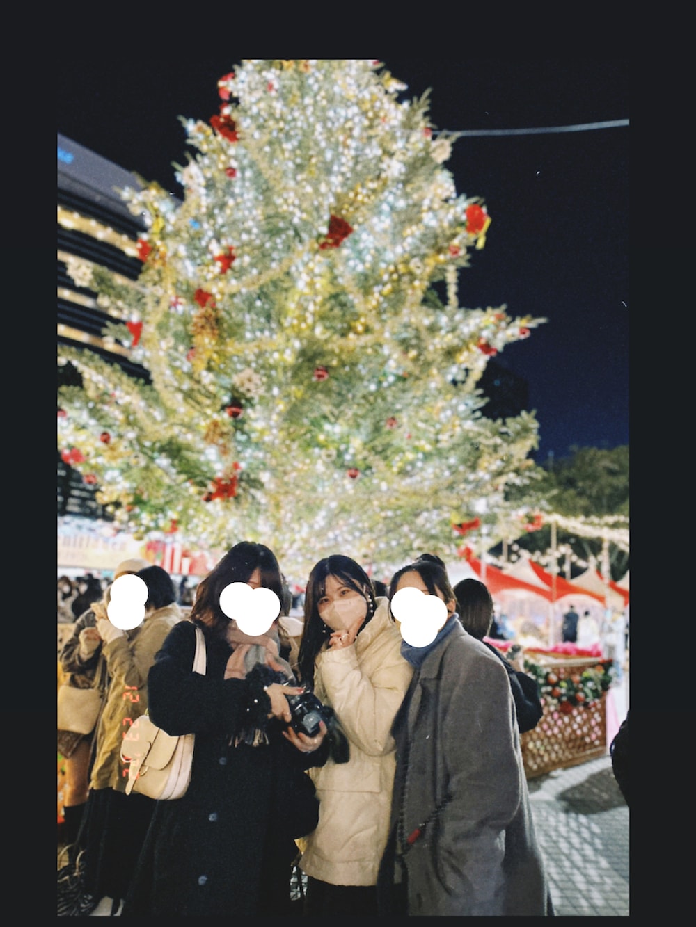 その他のジャケット/アウター、ブラウン系のワンピースを着用したレディースの冬コーディネートの3枚目の写真