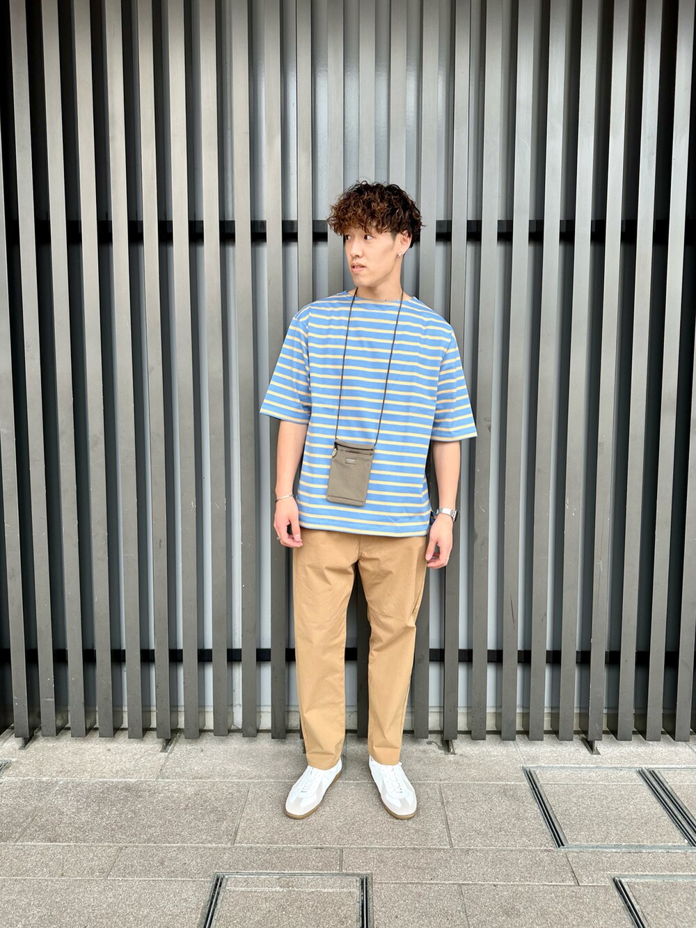「初夏コーデ、WEARyouthコーデ、オトナカジュアル、休日スタイル、夏コーデ、ストリートコーデ、ストリートファッション、ワイドパンツ、ootd、カジュアル、ビッグT、ボーダーTシャツ、爽やかコーデ」｜「green label relaxingのアイテム（Tシャツ/カットソー、ブルー系）」を使った、nagitoさん（メンズ・183cm）の夏コーディネートの3枚目の写真