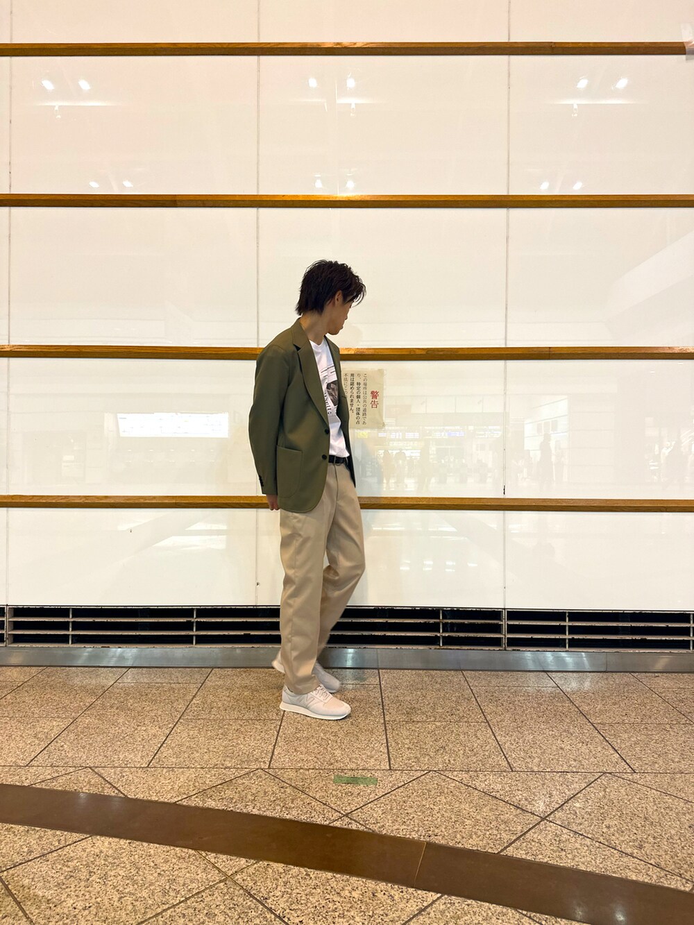「春服デビュー宣言、オトナカジュアル、シンプル、お洒落さんとつながりたい、春夏コーデ、春服、きれいめカジュアル、爽やかコーデ、お出かけコーデ、春服ワクワク、いまどきジャケット写真」｜「green label relaxingのアイテム（Tシャツ/カットソー、ホワイト系）」を使った、nagitoさん（メンズ・183cm）の春コーディネートの2枚目の写真
