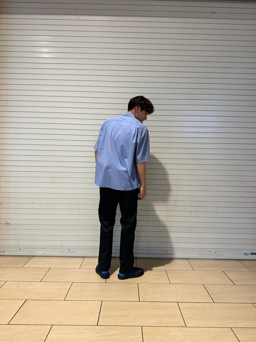 「このスタイルがお気に入り、夏コーデ、メンズファッション、カジュアルコーデ、大人カジュアル、CITYBOY、CityStyle、ブラック、お洒落さんとつながりたい、シャツ、キレイめ、タンクトップ、keen、インディゴ」｜「green label relaxingのアイテム（シャツ/ブラウス、ブルー系）」を使った、nagitoさん（メンズ・183cm）の夏コーディネートの3枚目の写真