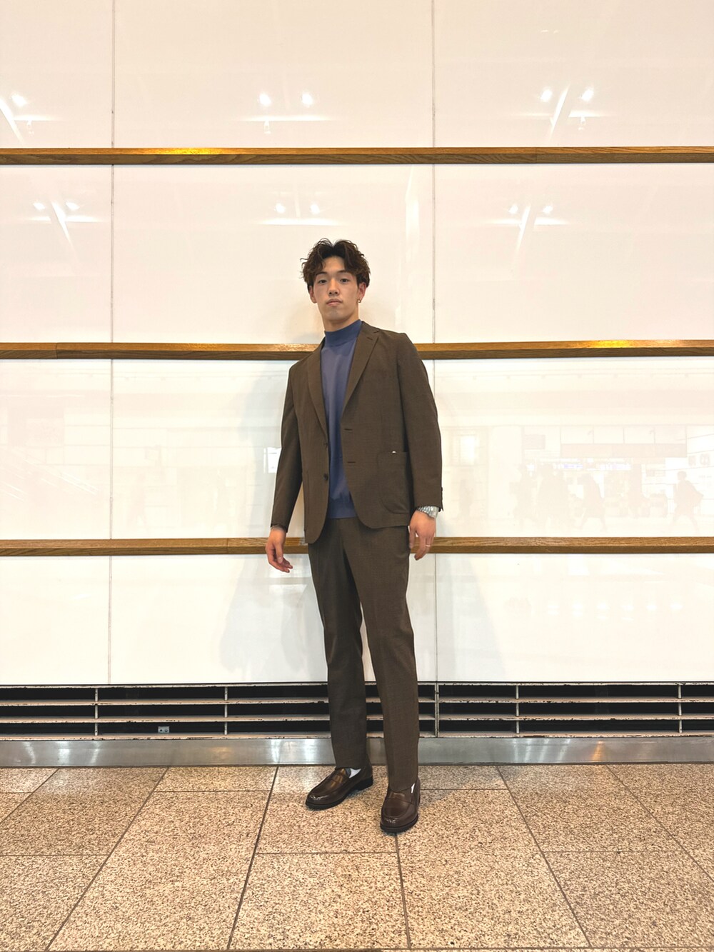 「いまどきジャケット写真、春服コーデ、メンズコーデ、大人カジュアル、ジャケパンスタイル、ジャケットスタイル、お洒落さんとつながりたい、レストランディナー、オールブラウン、休日スタイル」｜「green label relaxingのアイテム（テーラードジャケット、ブラウン系）」を使った、nagitoさん（メンズ・183cm）の春コーディネートの3枚目の写真