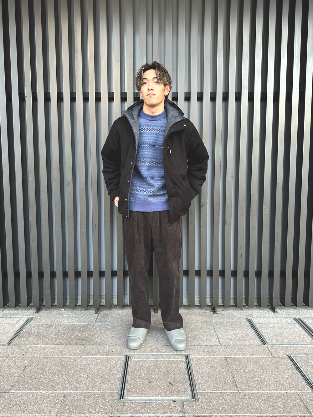 「クリスマスに着たい服、大人カジュアル、今日のコーデ、おしゃれさんと繋がりたい、秋冬コーデ、休日スタイル、ストリートコーデ、シティーボーイ、シティーボーイの休日、古着MIX」｜「green label relaxingのアイテム（ニット/セーター、ブルー系）」を使った、nagitoさん（メンズ・183cm）の冬コーディネートの2枚目の写真