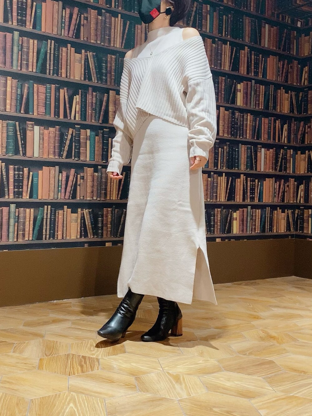 「大人カジュアル、休日スタイル、シンプルコーデ、おしゃれさんと繋がりたい、ショートブーツ、上品カジュアル、大人コーデ、ファッションの力を信じよう、レイヤード、オトナカジュアル、オトナ女子、オトナガーリー、オトナカワイイ、おとなコーデ」｜「Spick & Spanの【Cape HEIGHTS】 Womens BRIGHTWOOD（ダウンジャケット/コート、ブラック系）」を使った、おかきょんさん（レディース・160cm）の冬コーディネートの2枚目の写真