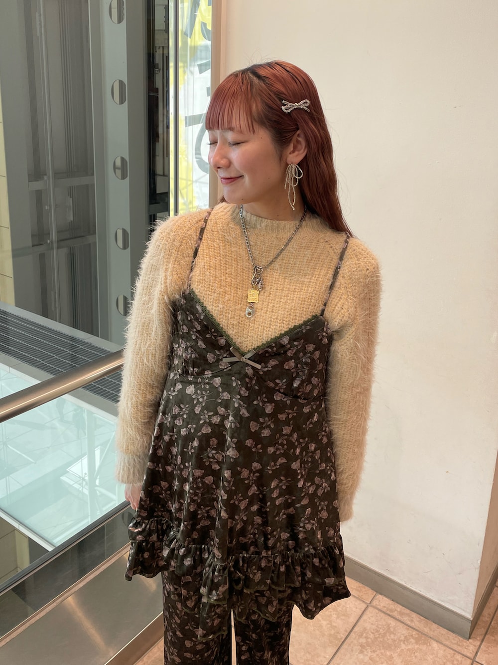 「ciaopanic、チャオパニック、大人コーデ、休日スタイル」|「CIAOPANICのカラーシャギーラグランニット(ニット/セーター、ホワイト系)」を使った、つぐみさん(レディース・162cm)の冬コーディネートの2枚目の写真