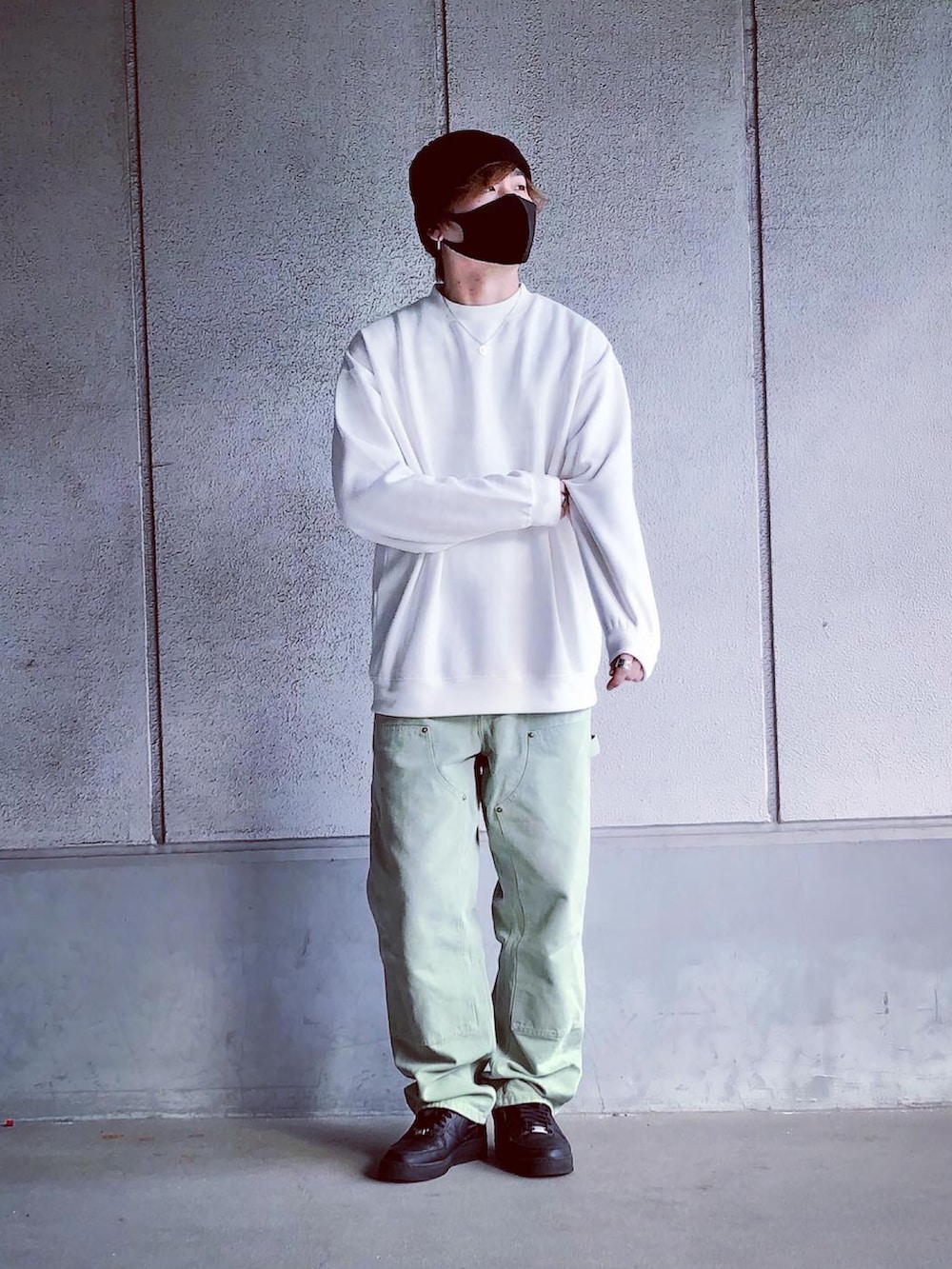 「スウェット、ペインターパンツ、ワイドパンツ、冬コーデ、大人カジュアル、休日スタイル、クリスマスに着たい服、マイベストコーデ2022、きれいめカジュアル、ビッグシルエット、confirm、NIKE、carhartt、Calvin Klein、いいね、save、フォローお願いします🤑」｜「Confirmのルーズオーバーサイズスウェット【Confirm】（スウェット、ホワイト系）」を使った、まーくんさん（メンズ・177cm）の冬コーディネートの2枚目の写真