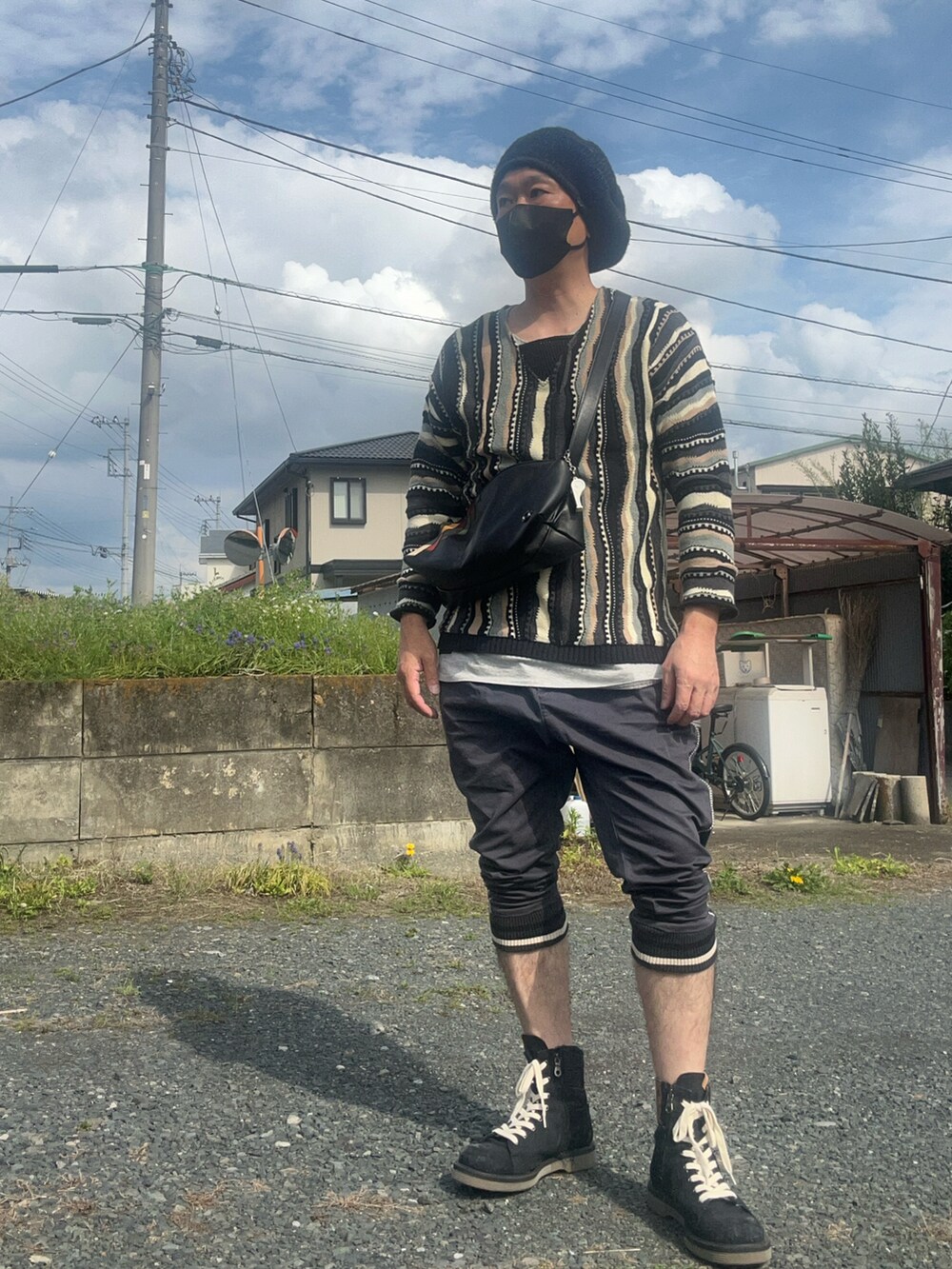 「glambのBrushed Knit Beret / ニットベレー（ハンチング/ベレー帽、ブラック系）」を使った、たろじゅんさん（メンズ・168cm）の春コーディネートの2枚目の写真