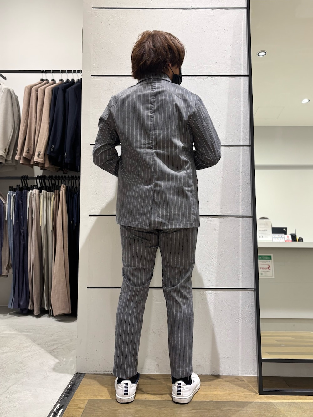 kentaさんの「【セットアップ対応】COOL DRYMAX イージー スラックス（ABAHOUSE GRAY）」を使ったコーディネートの2枚目の写真