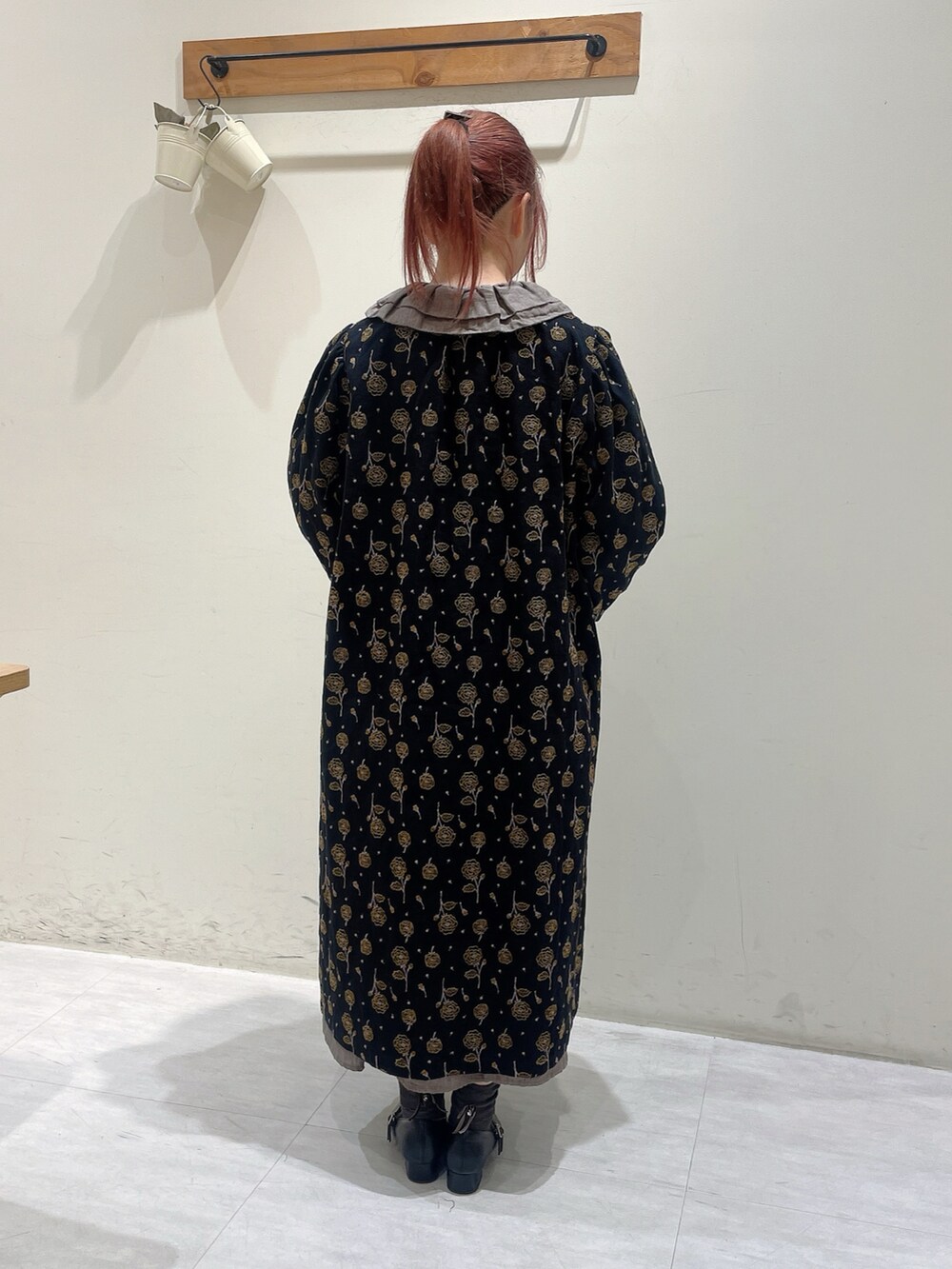 「TSUHARU by Samansa Mos2、Samansa Mos2、低身長、秋コーデ、オトナ女子、ナチュラル、ガーリー、ワンピース、コート、刺繍」｜「TSUHARU by Samansa Mos2のアイテム（ワンピース/ドレス、ブラウン系）」を使った、ayuさん（レディース・150cm）の秋コーディネートの3枚目の写真